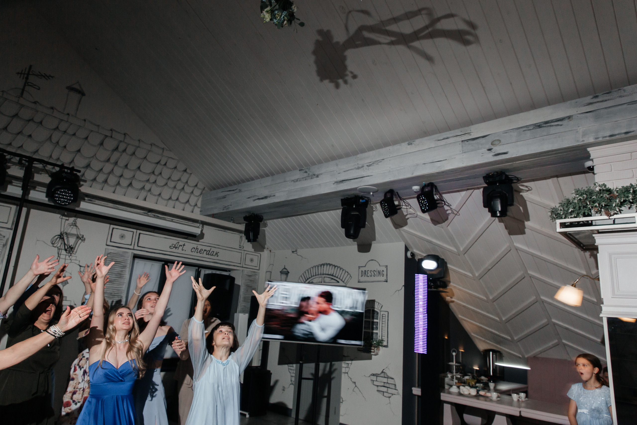 Артём и Таня — свадьба с уютом и светом. Свадебный фотограф в Оренбурге Илья Володьков