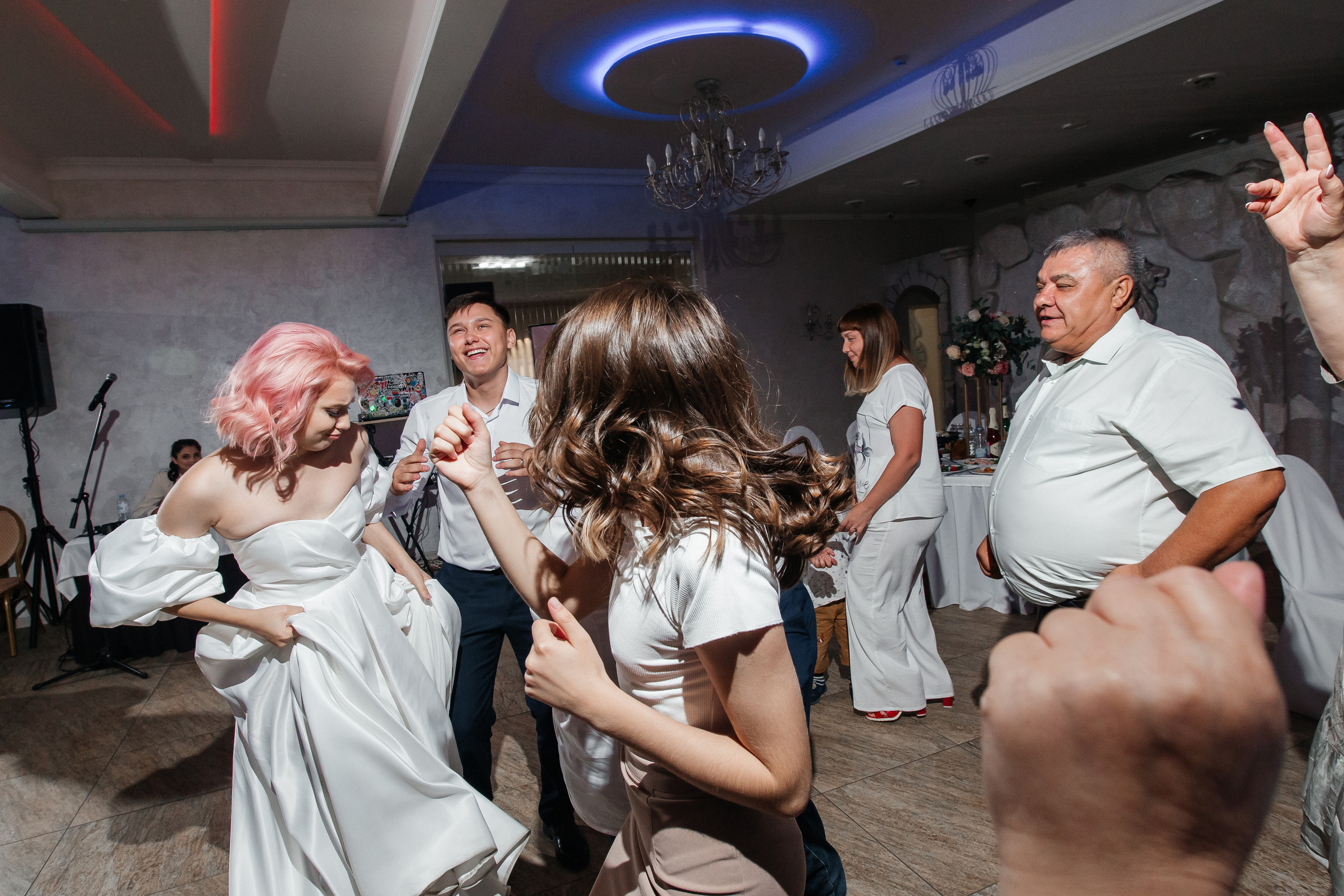 Андрей и Софья — уютная свадьба с теплом. Свадебный фотограф в Оренбурге Илья Володьков