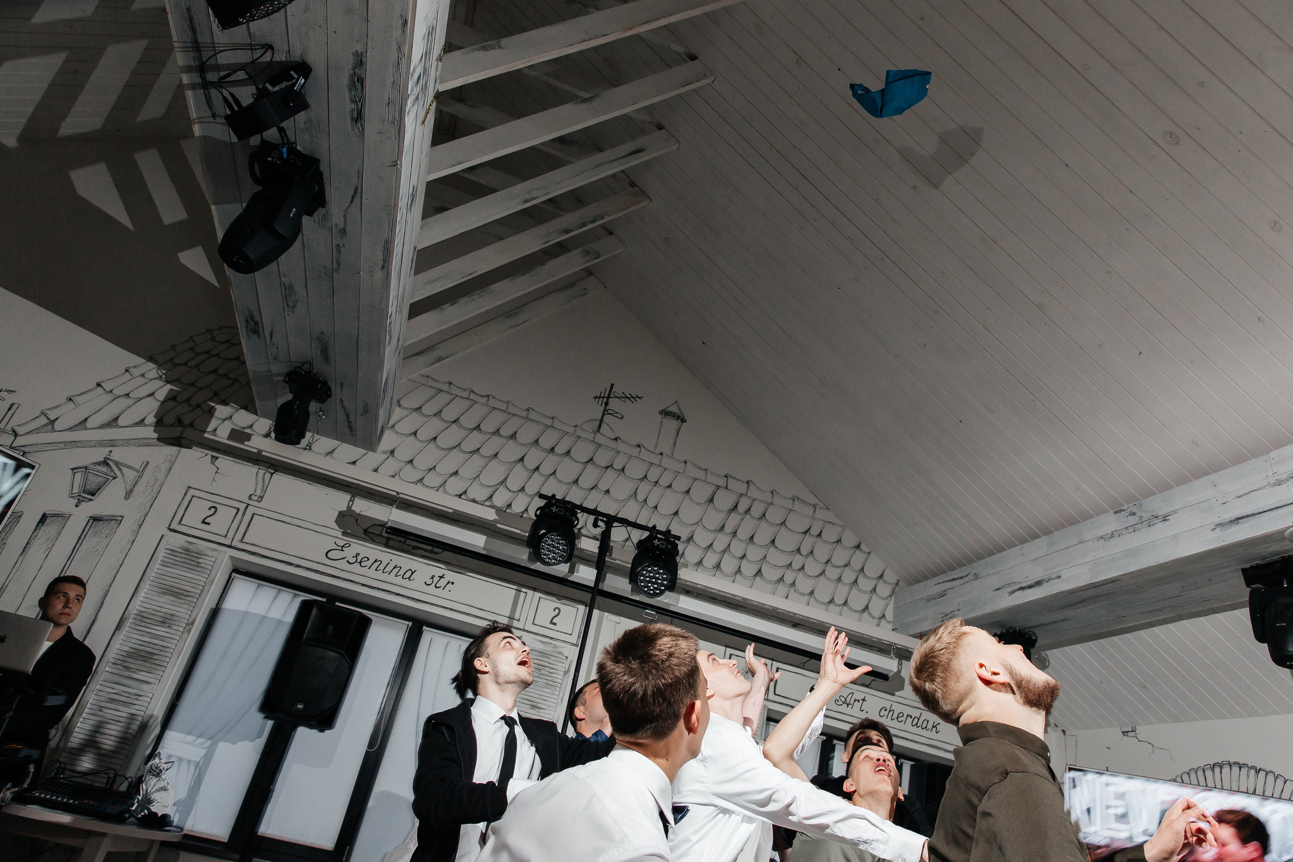 Артём и Таня — свадьба с уютом и светом. Свадебный фотограф в Оренбурге Илья Володьков