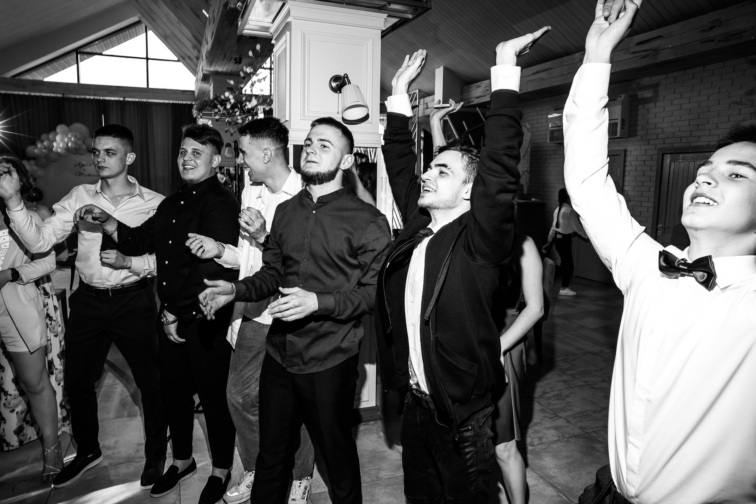 Артём и Таня — свадьба с уютом и светом. Свадебный фотограф в Оренбурге Илья Володьков