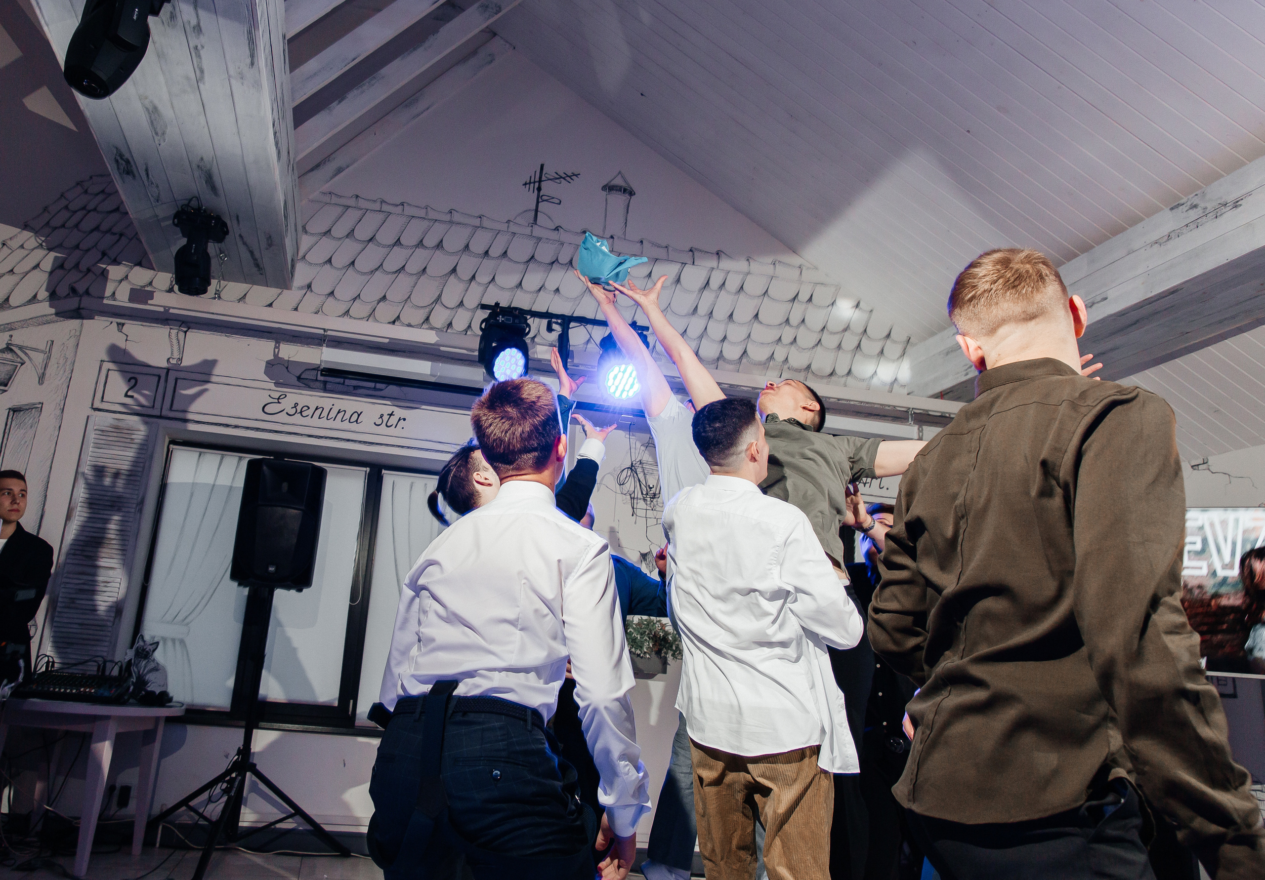 Артём и Таня — свадьба с уютом и светом. Свадебный фотограф в Оренбурге Илья Володьков