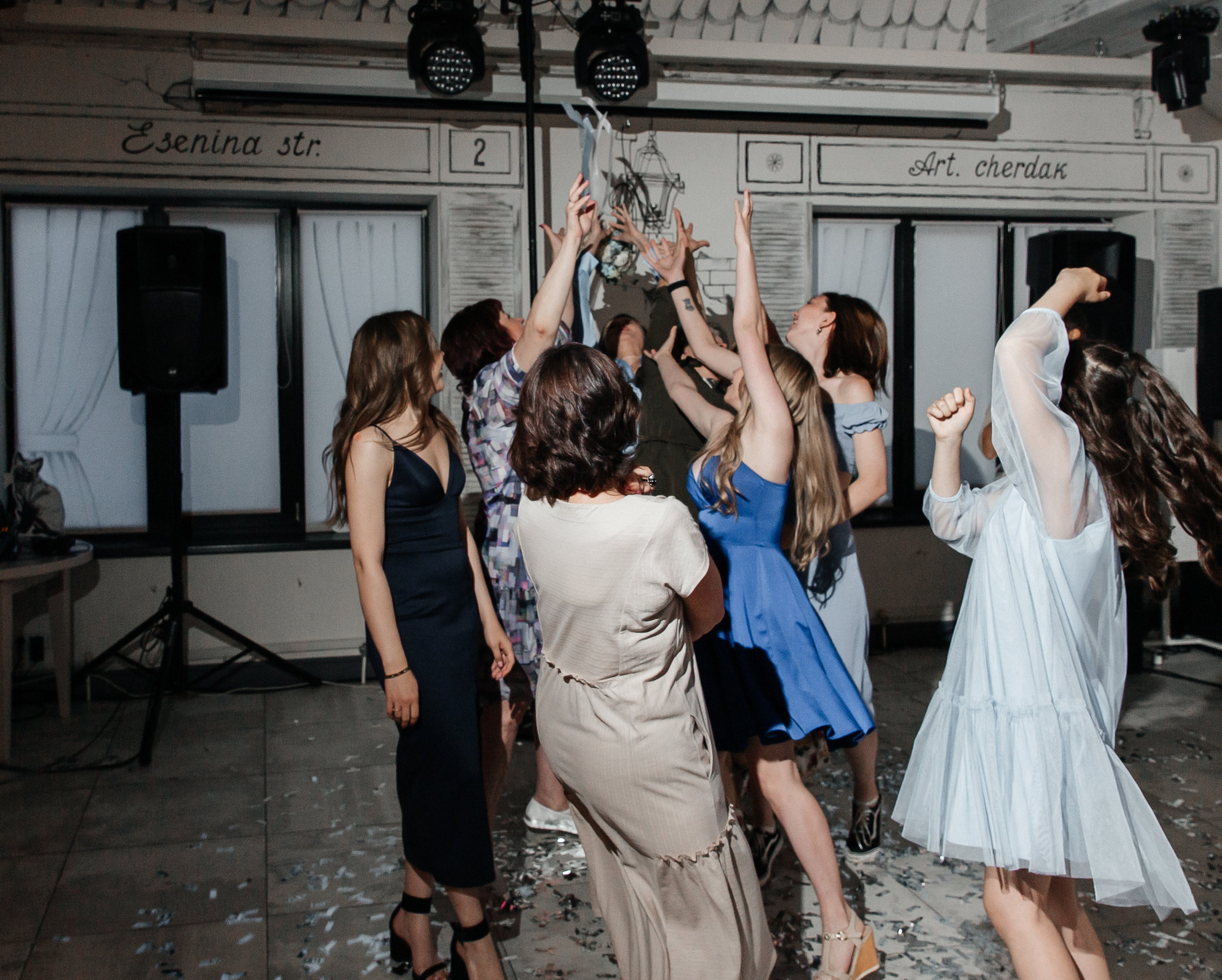 Артём и Таня — свадьба с уютом и светом. Свадебный фотограф в Оренбурге Илья Володьков