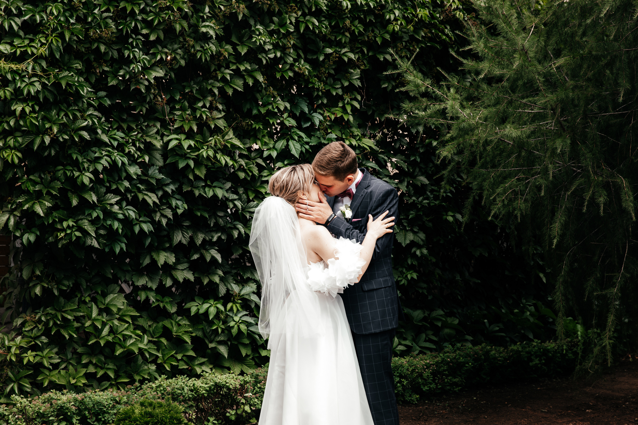 Артём и Таня — свадьба с уютом и светом. Свадебный фотограф в Оренбурге Илья Володьков