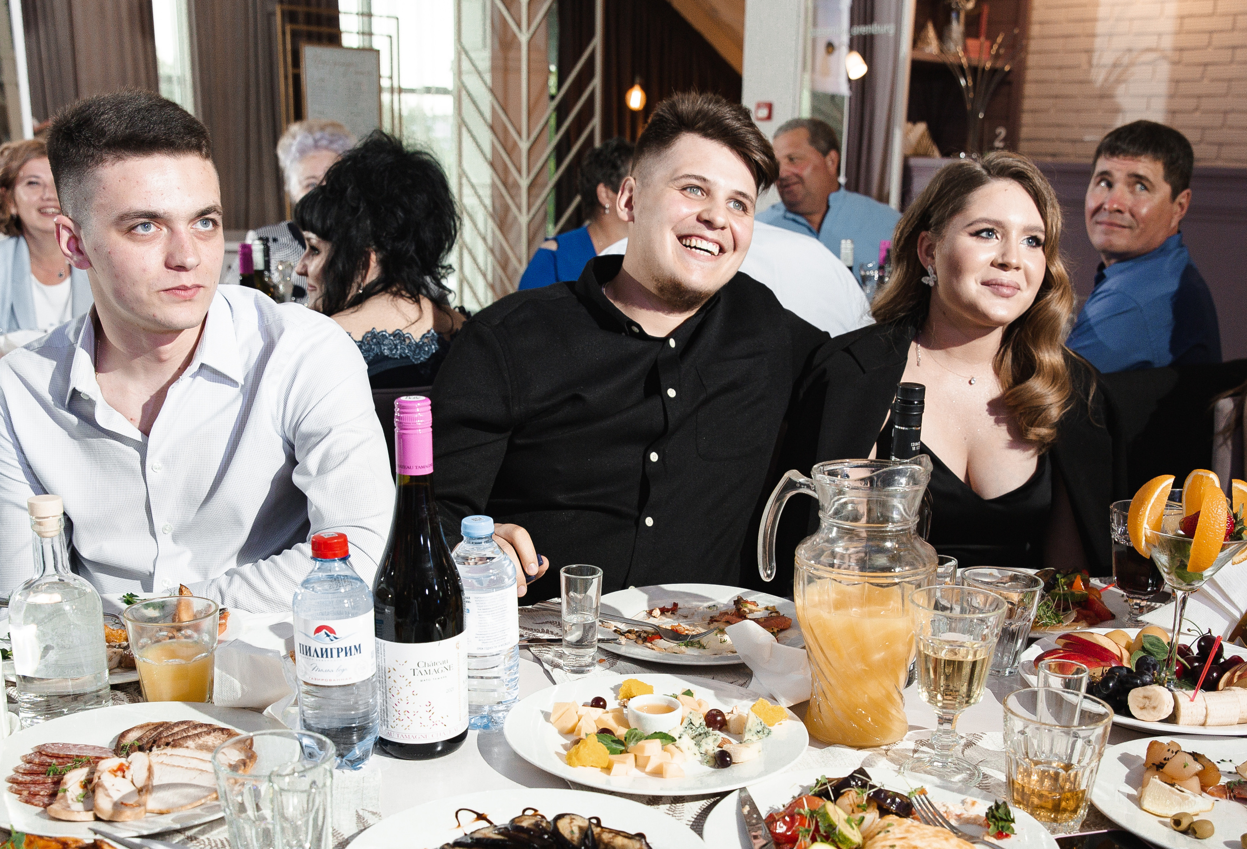 Артём и Таня — свадьба с уютом и светом. Свадебный фотограф в Оренбурге Илья Володьков