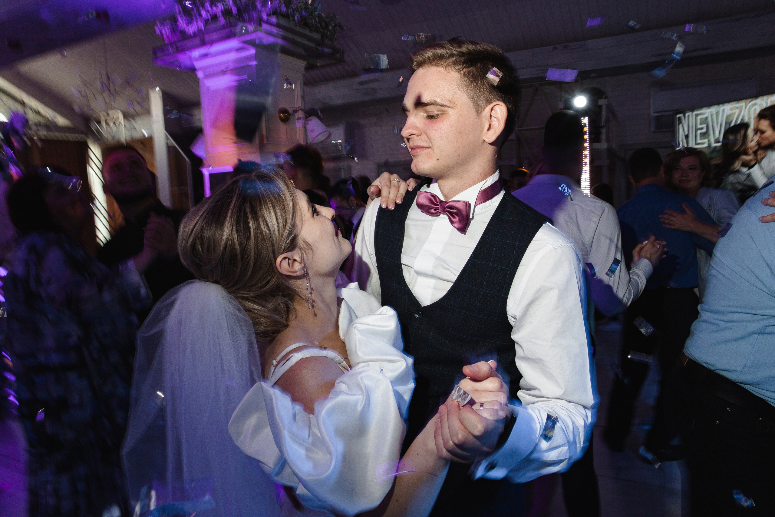 Артём и Таня — свадьба с уютом и светом. Свадебный фотограф в Оренбурге Илья Володьков