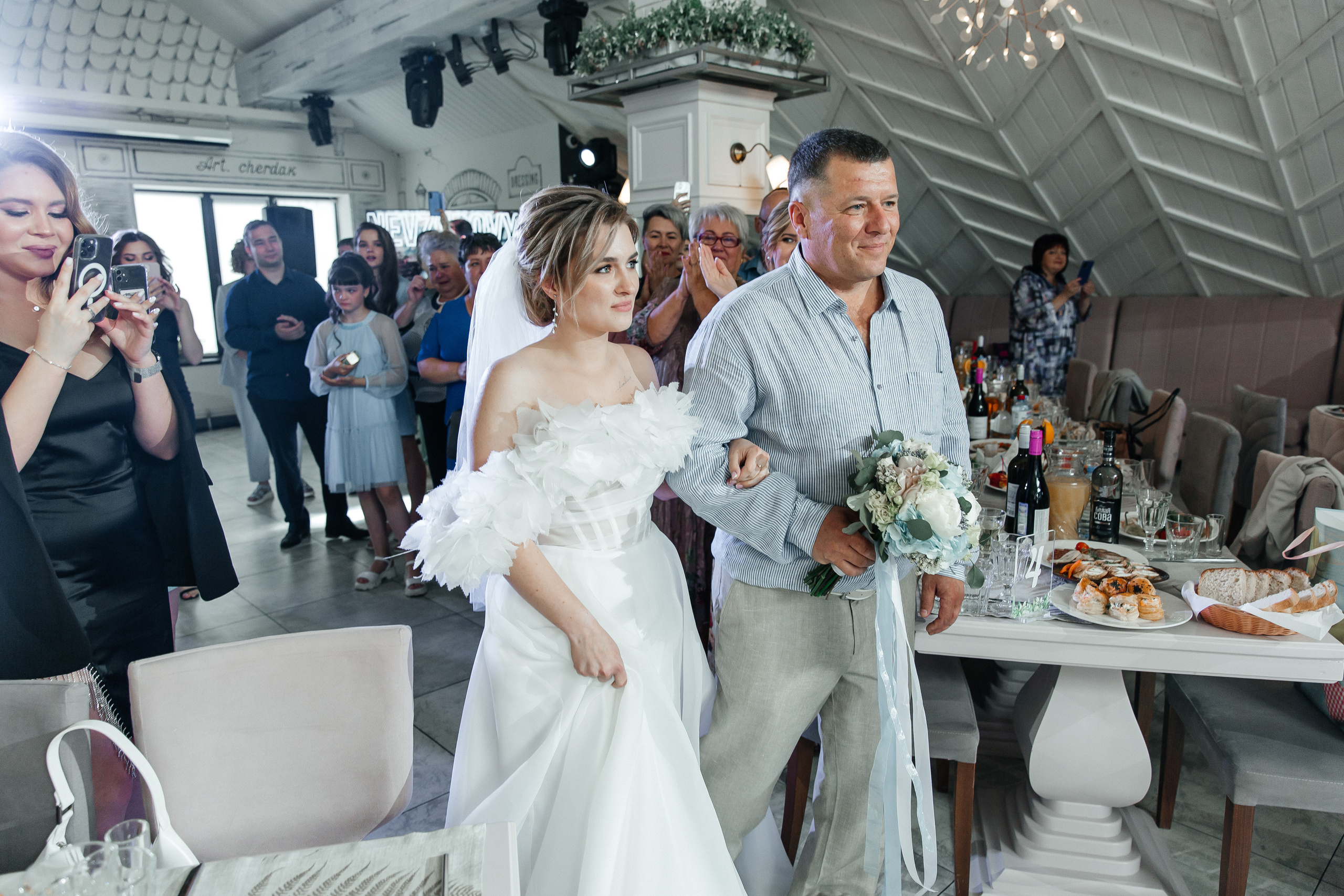 Артём и Таня — свадьба с уютом и светом. Свадебный фотограф в Оренбурге Илья Володьков