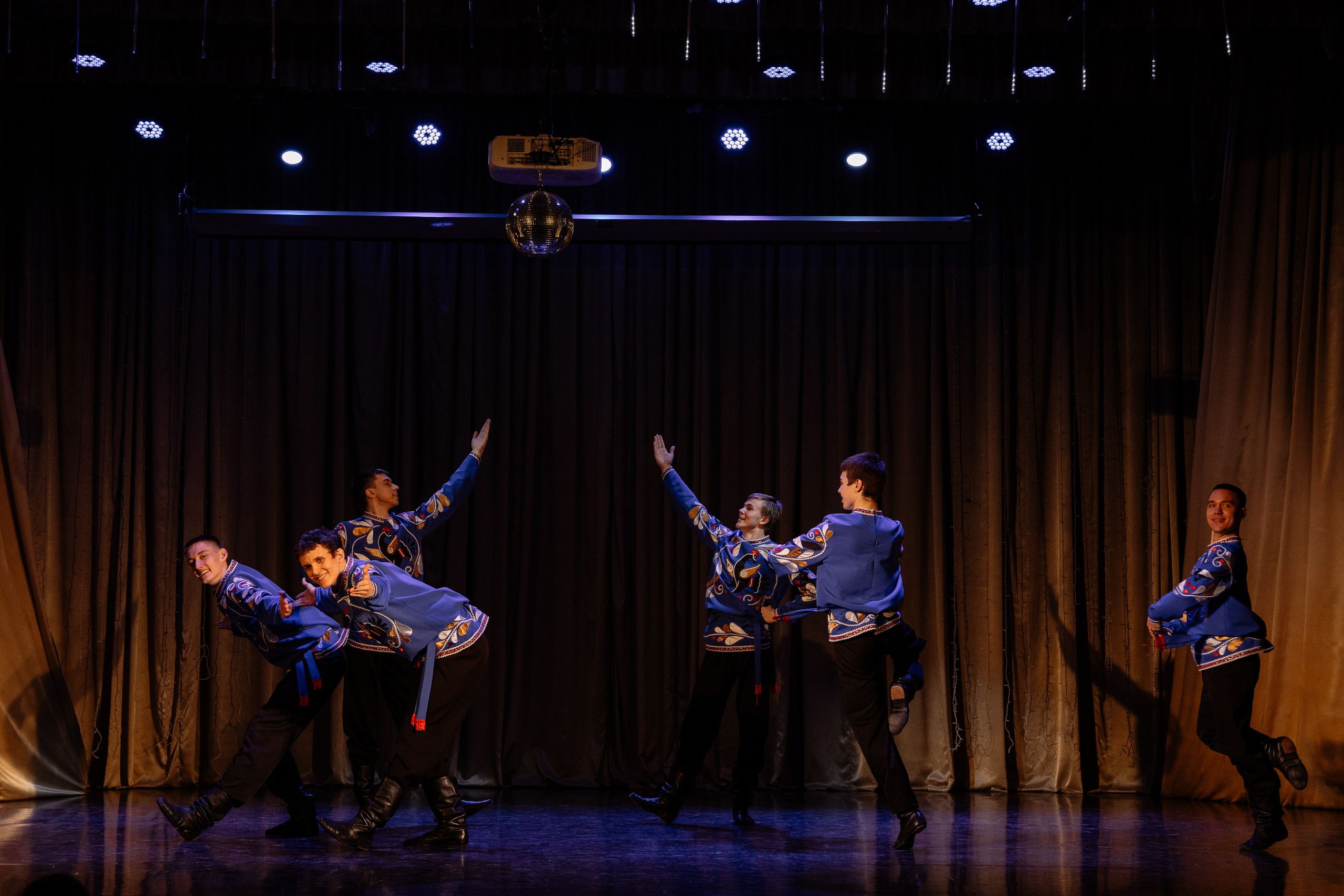 Сибирские узоры ДК Ефремова. Фотограф Юлия Мальцева