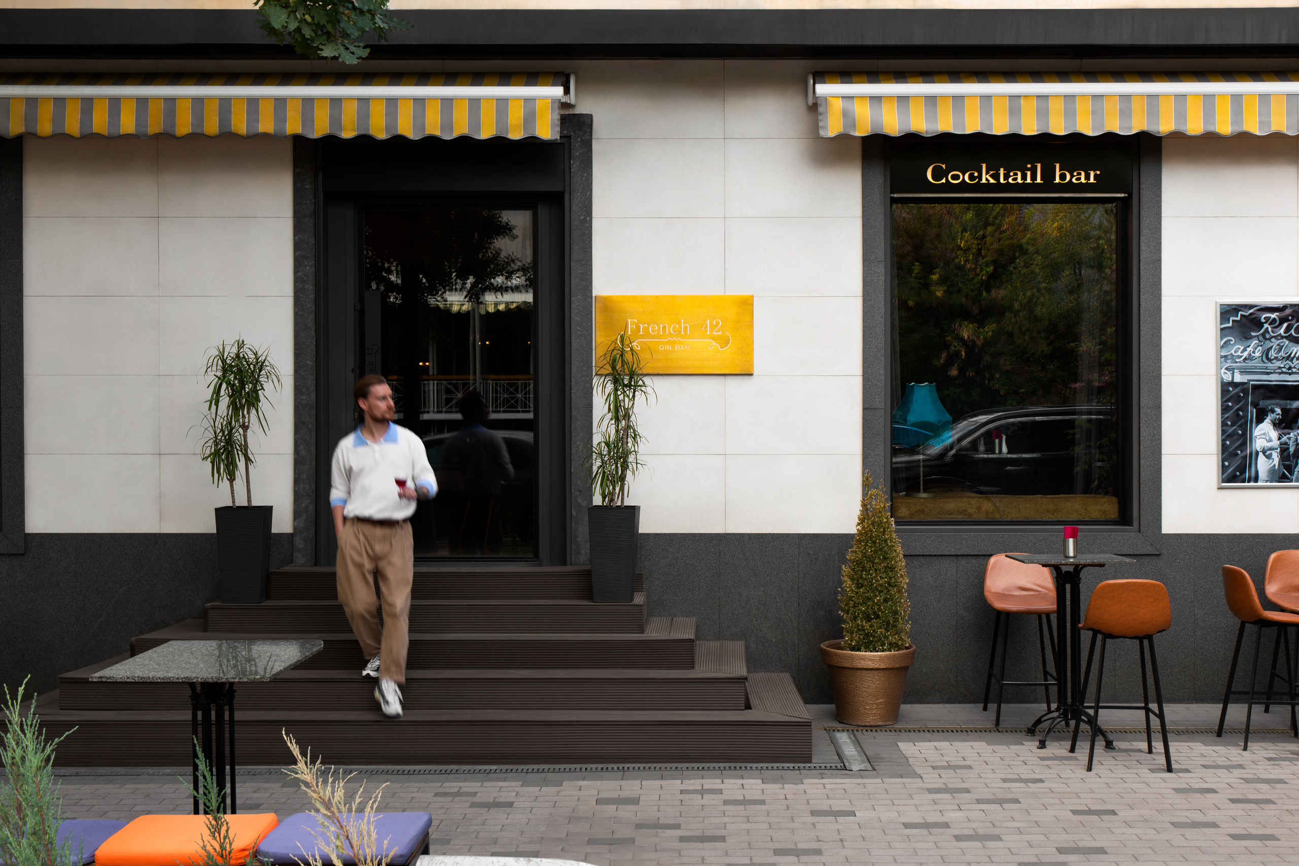 French 42 — Первый Джиновый, фотосъёмка интерьера. Roman Yakunin — interior photographer in Almaty, Kazakhstan