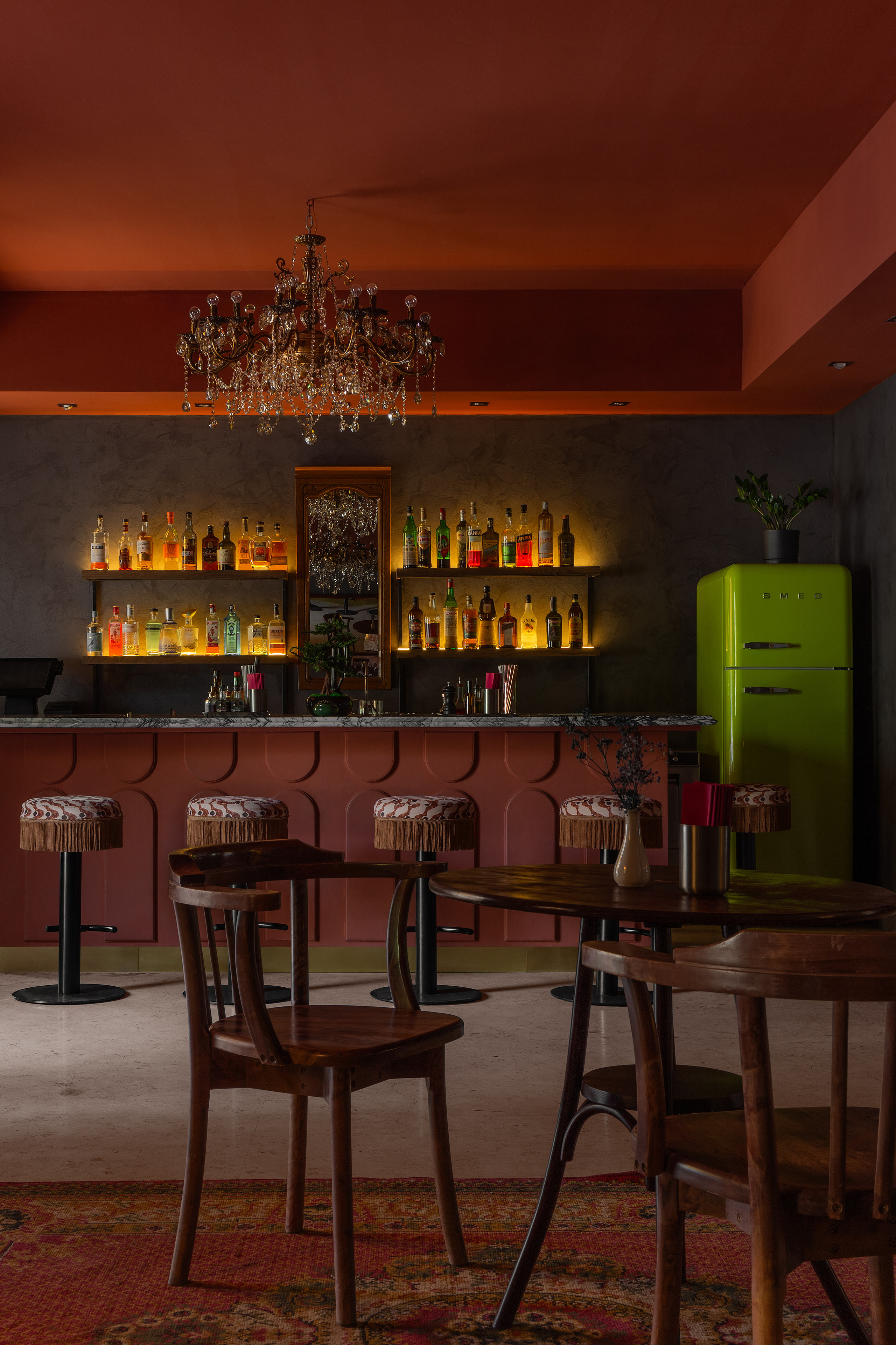 French 42 — Первый Джиновый, фотосъёмка интерьера. Roman Yakunin — interior photographer in Almaty, Kazakhstan