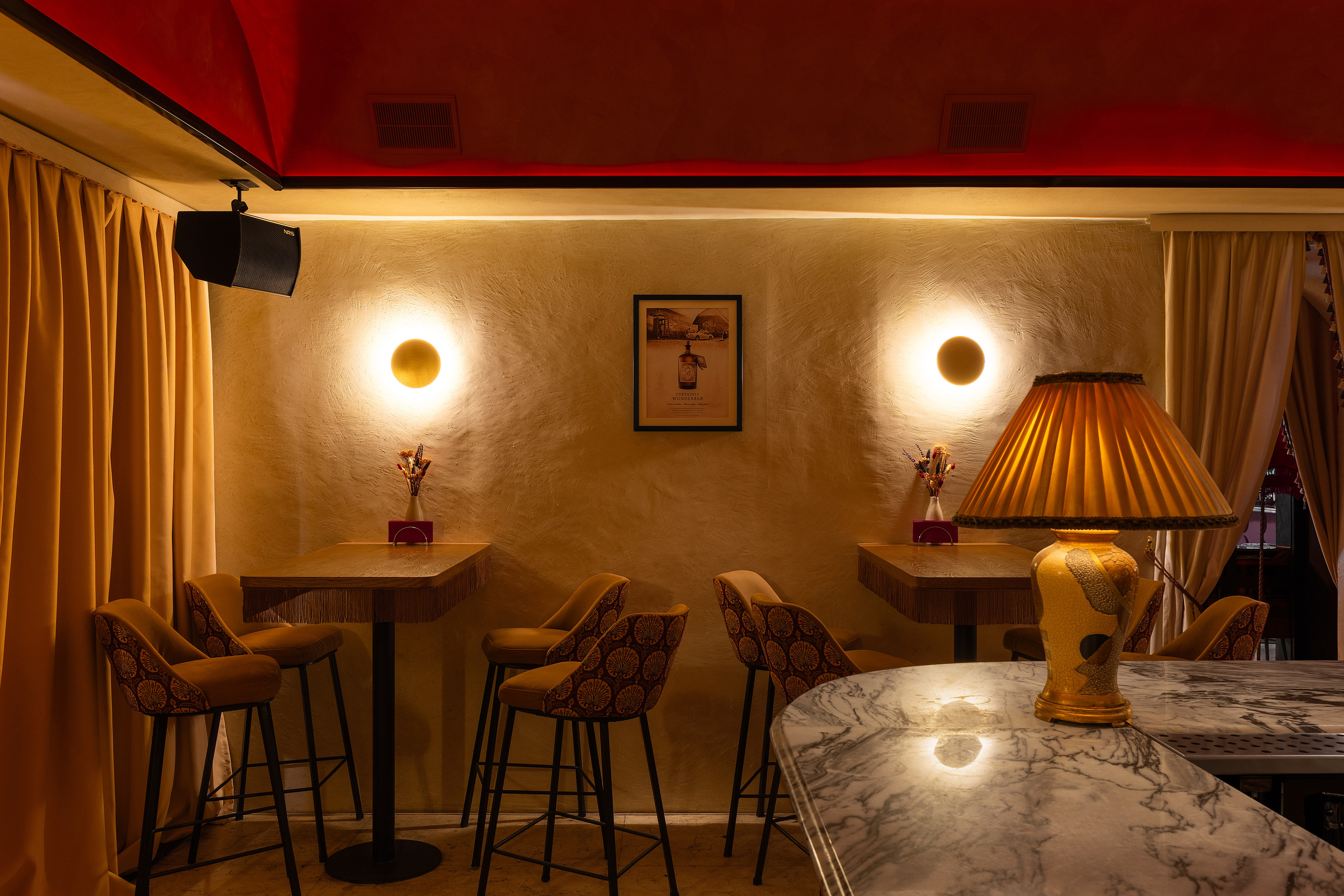 French 42 — Первый Джиновый, фотосъёмка интерьера. Roman Yakunin — interior photographer in Almaty, Kazakhstan