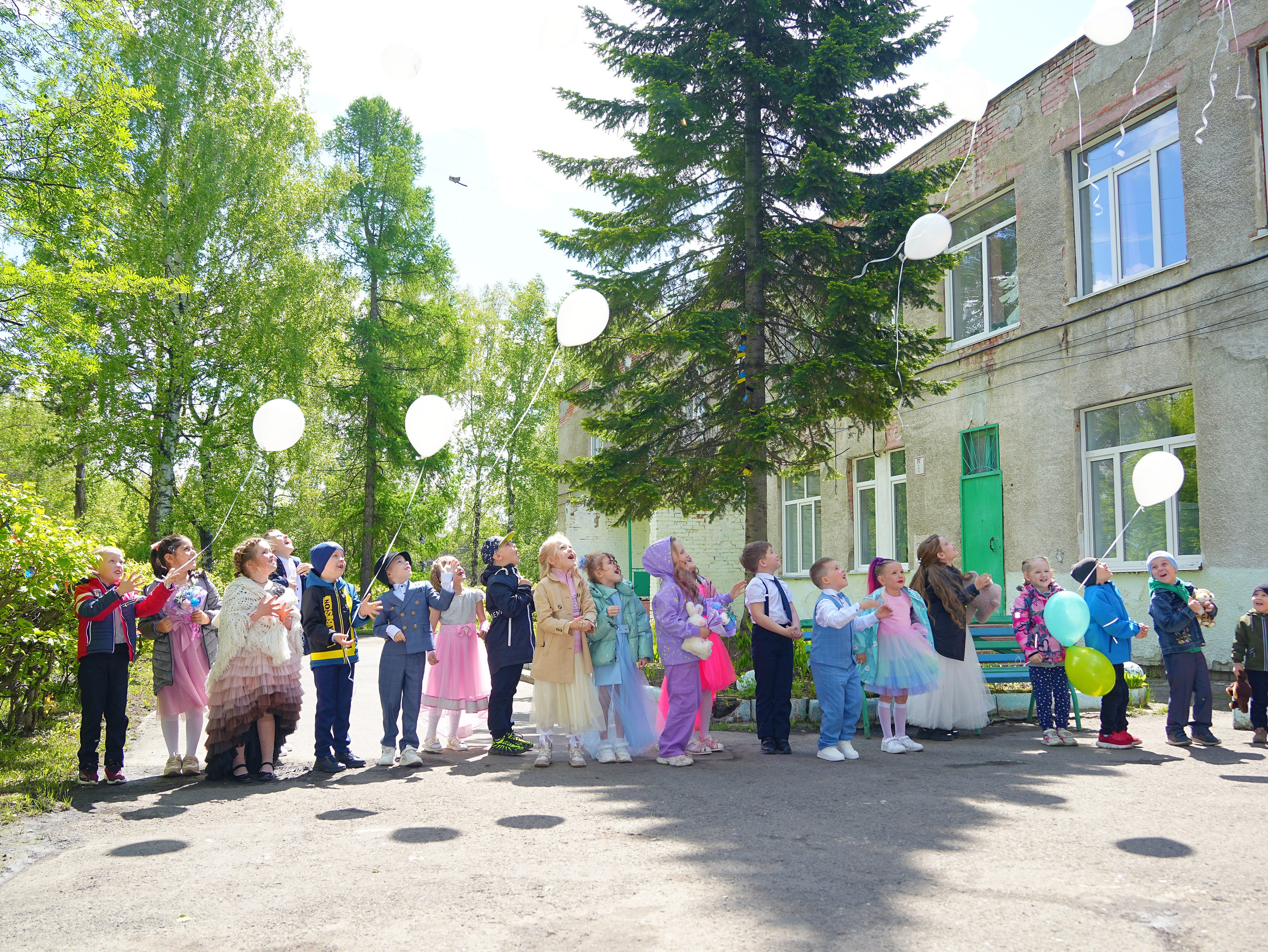 Фотосъемка видеосъёмка фотограф видеооператор новогодних утренников  в. Фотограф, видеооператор Нина Коршунова