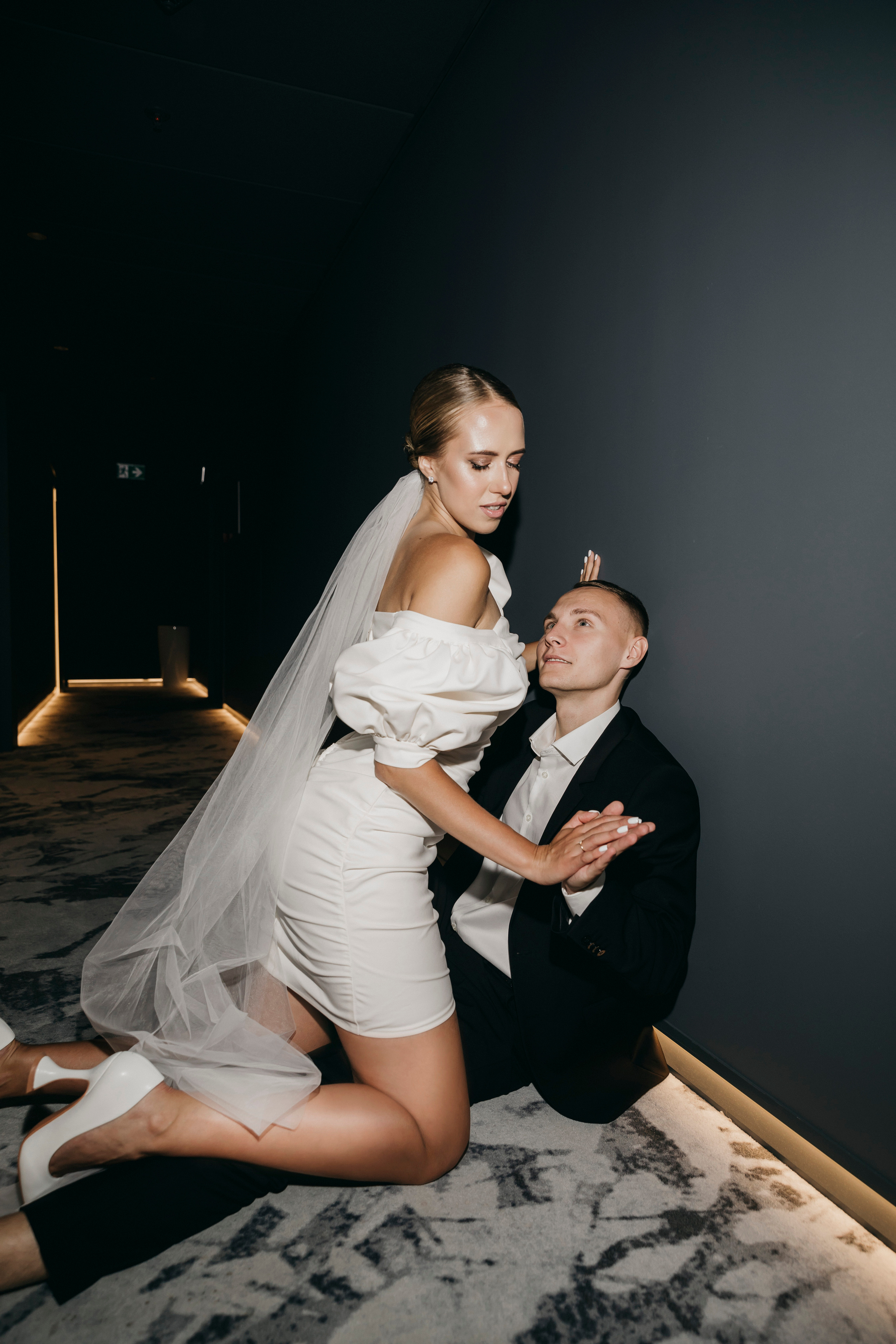 Свадебная фотосессия в отеле Мовенпик Москва Таганская. Свадебный фотограф в Москве Екатерина Гусева