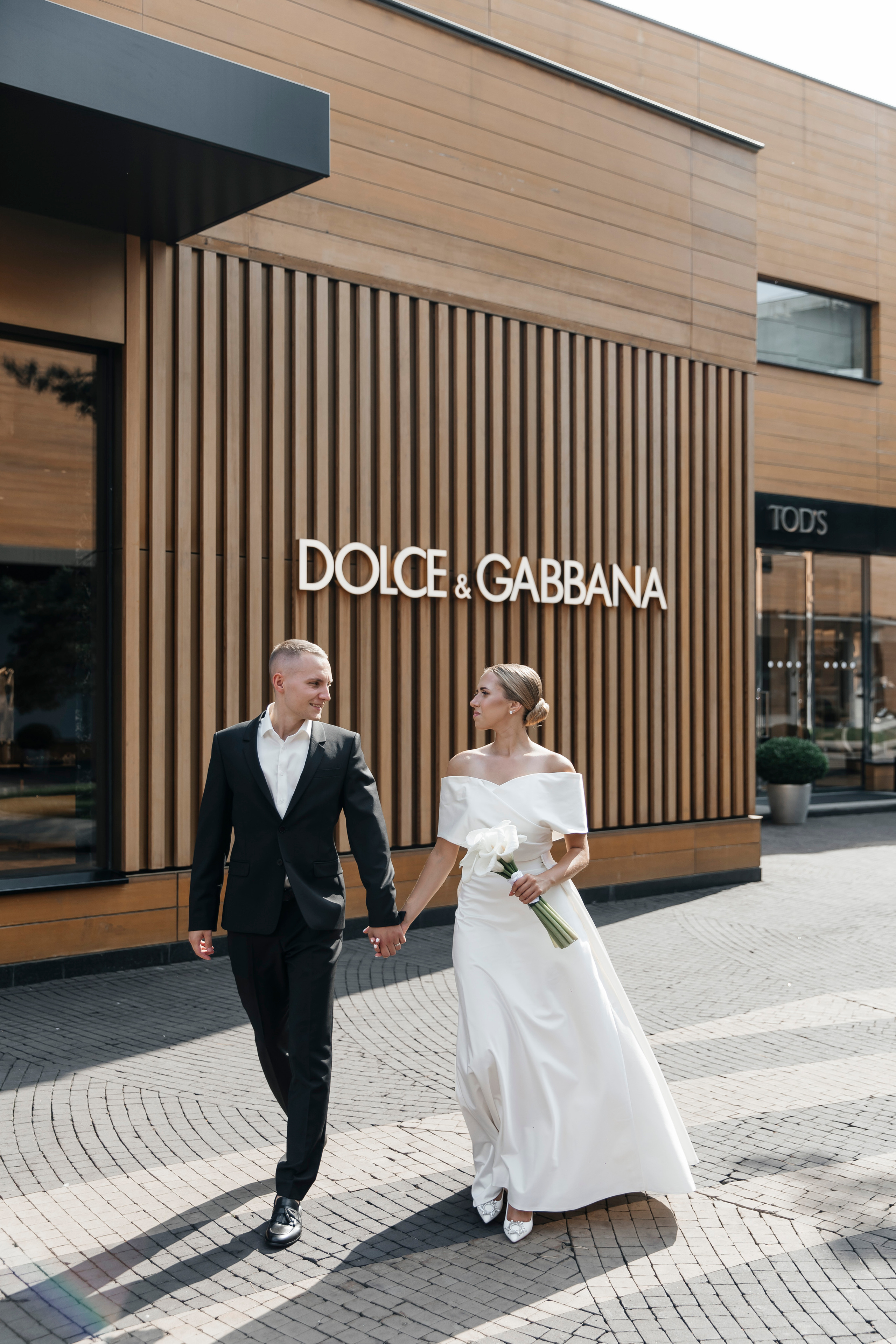 Свадебная фотосессия в отеле Мовенпик Москва Таганская. Свадебный фотограф в Москве Екатерина Гусева