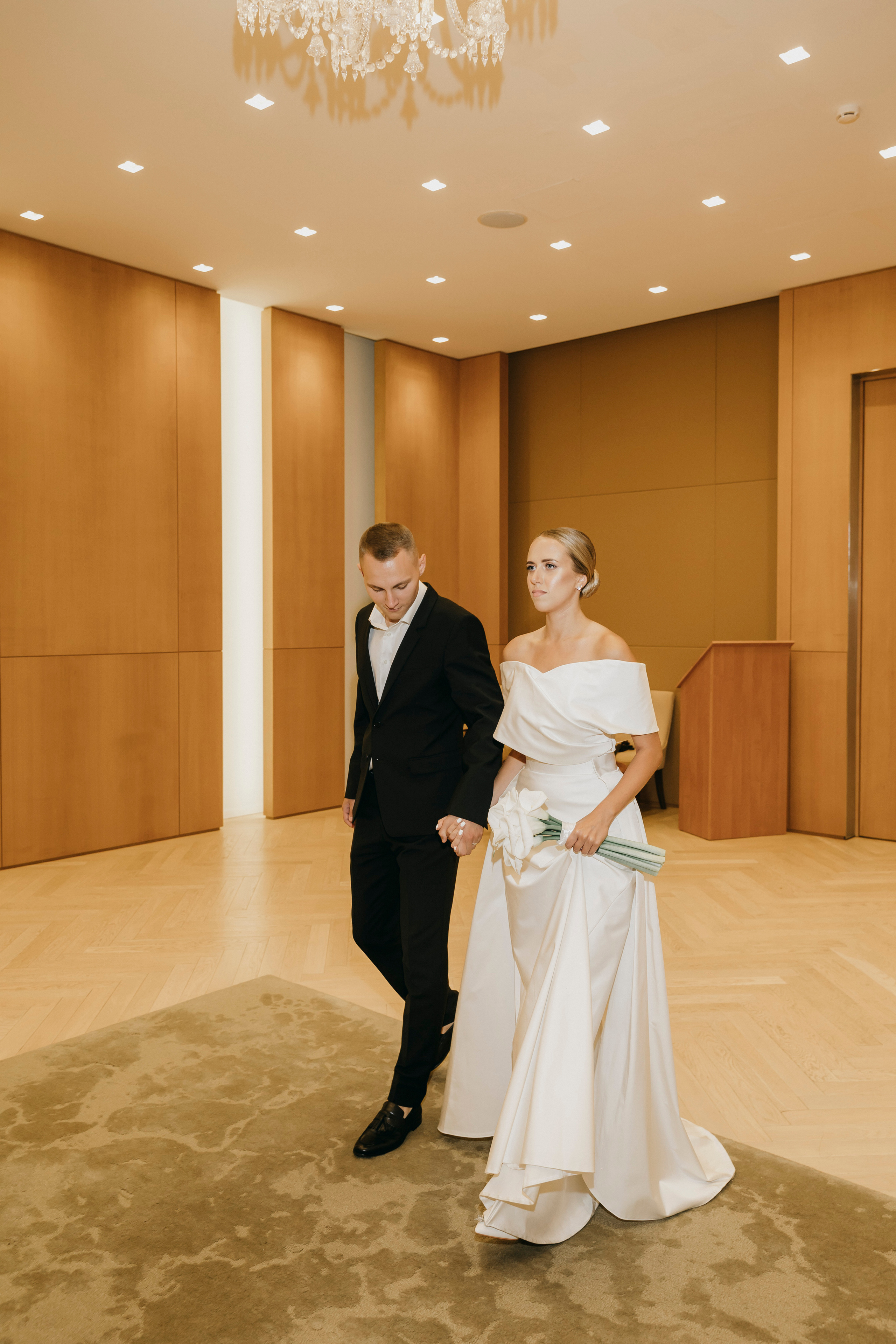 Свадебная фотосессия в отеле Мовенпик Москва Таганская. Свадебный фотограф в Москве Екатерина Гусева