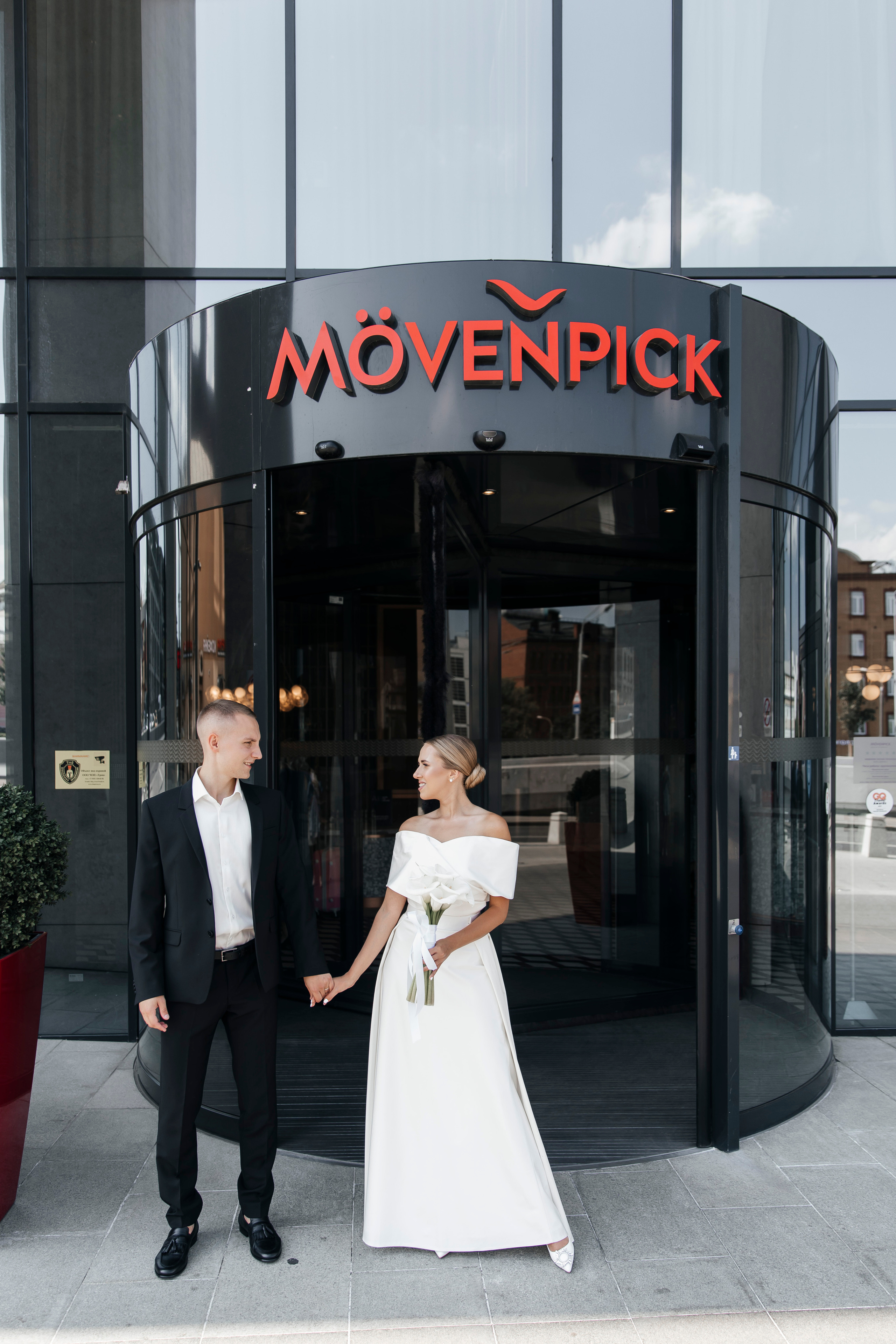 Свадебная фотосессия в отеле Мовенпик Москва Таганская