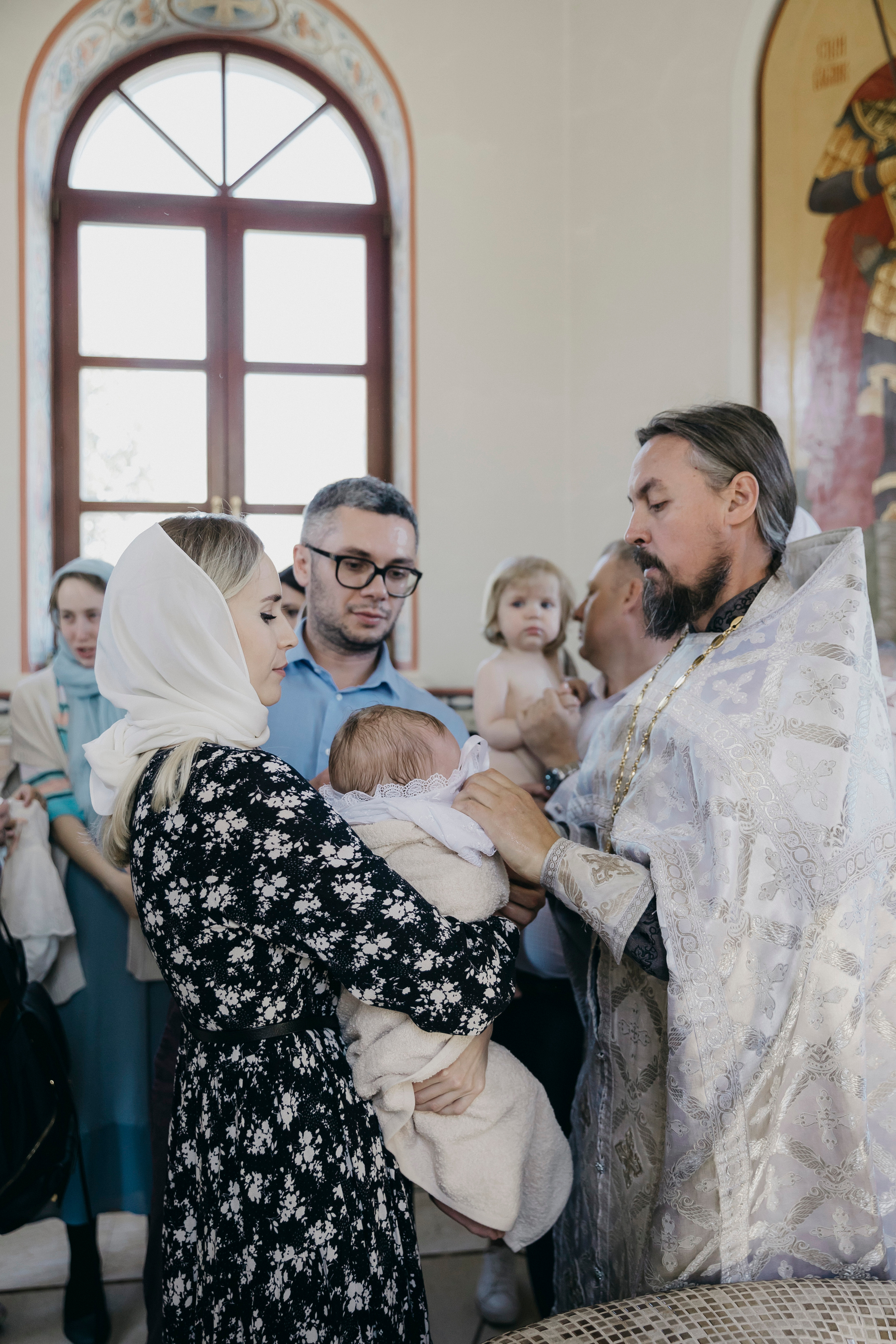 Таинство Крещения в Церкви Николая Чудотворца в Дарьино. Свадебный фотограф в Москве Екатерина Гусева