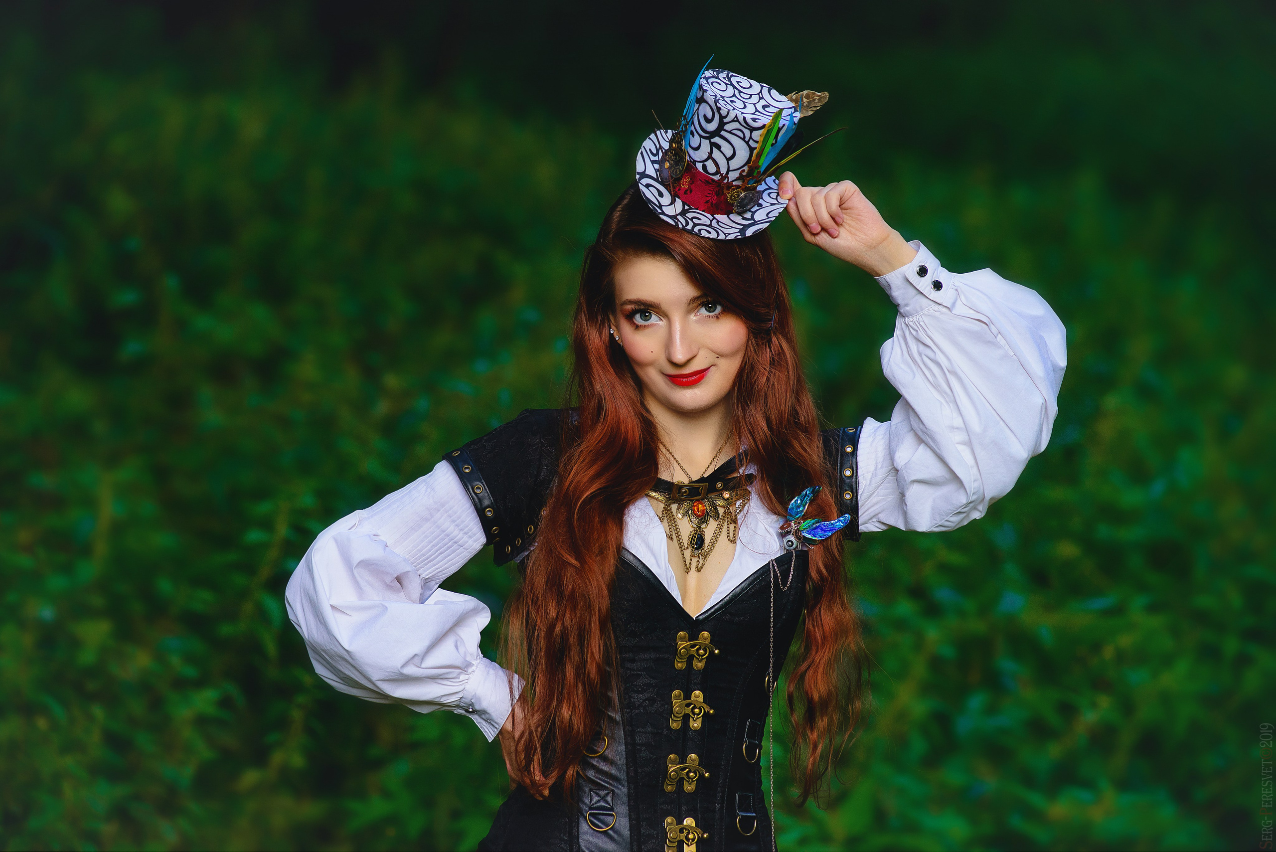 Фотосессия для девушек на природе в Москве - фотограф Сергей Пересвет. Ваш фотограф на праздник в Москве, Раменском, Жуковском, Люберцах