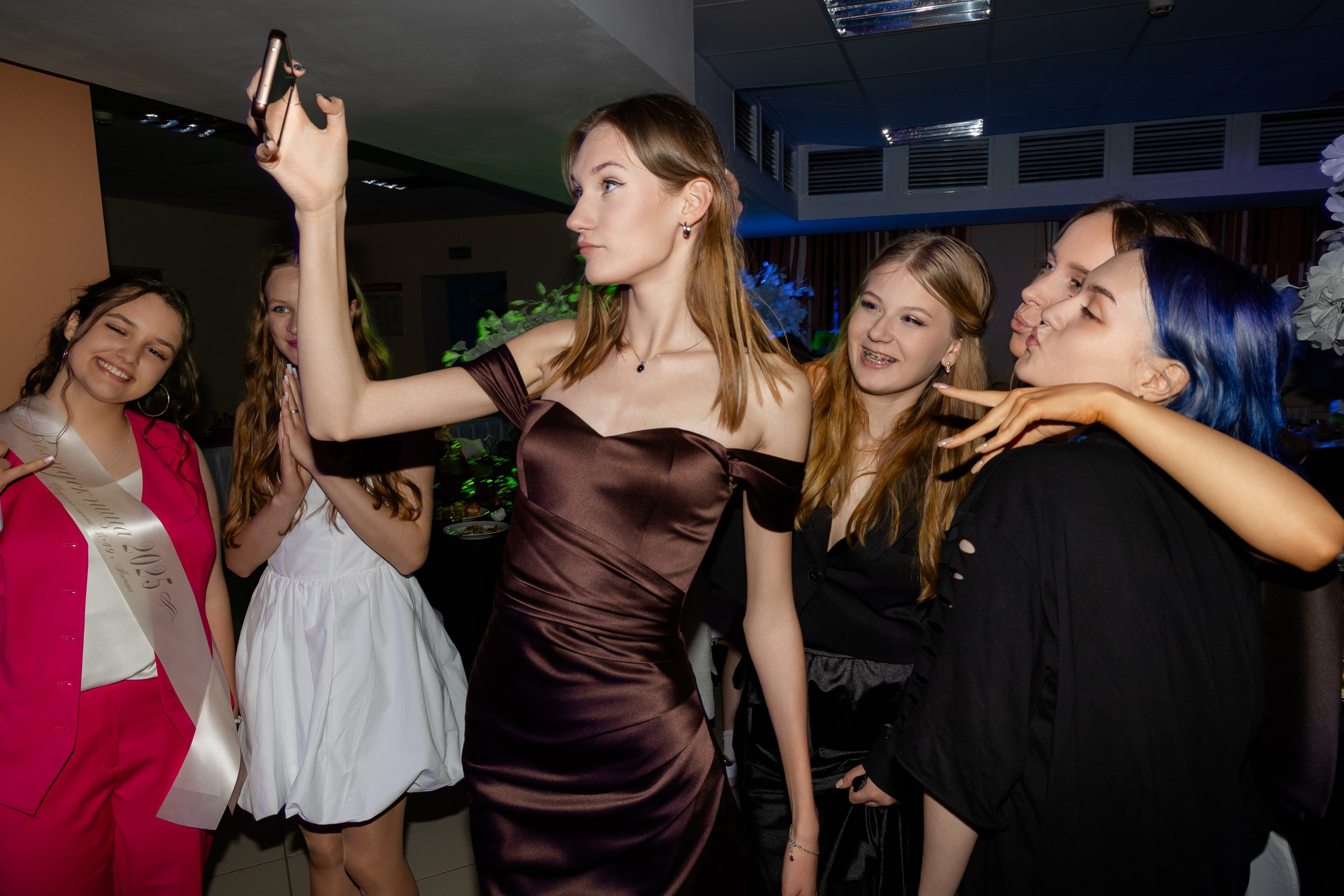 Школьный выпускной 2025 год в Минске, Беларуси. Свадебный фотограф в Минске/Беларуси Сергей Спиридонов