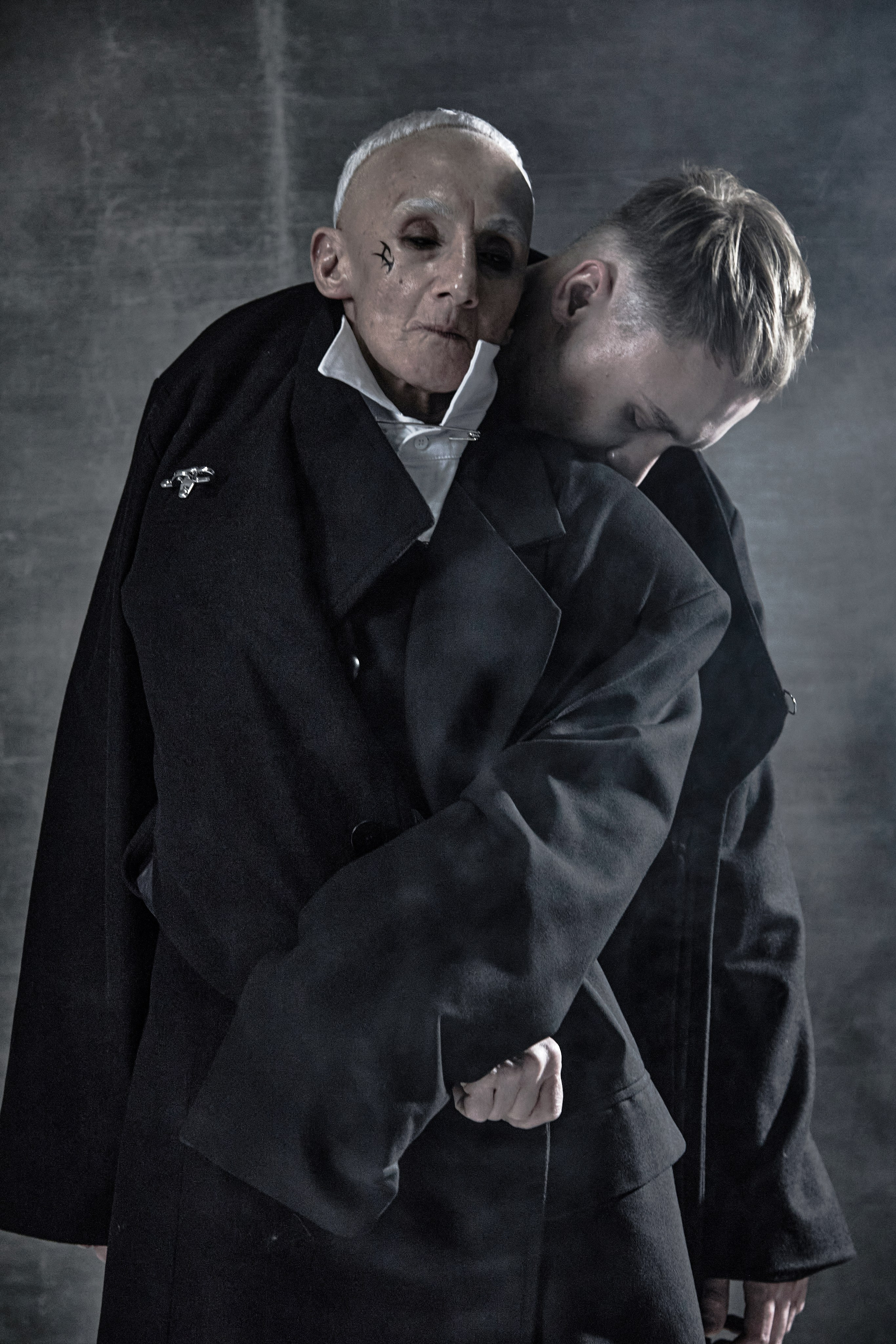 Артём Злобин. Фотограф для брендов Любовь Батина (Спб/Мск)