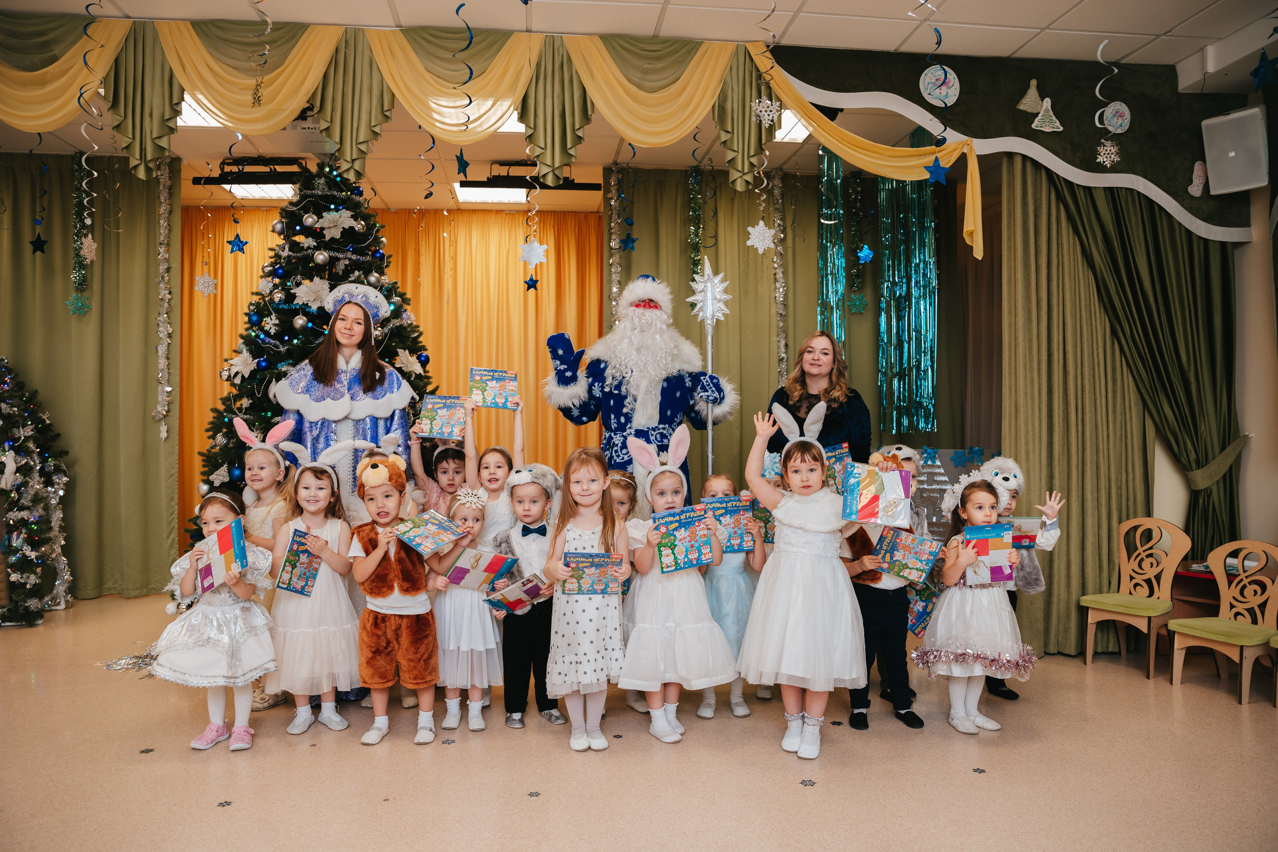 Новогодний утренник в младшей группе. Семейный lifestyle фотограф в Санкт-Петербурге Людмила Пахомова