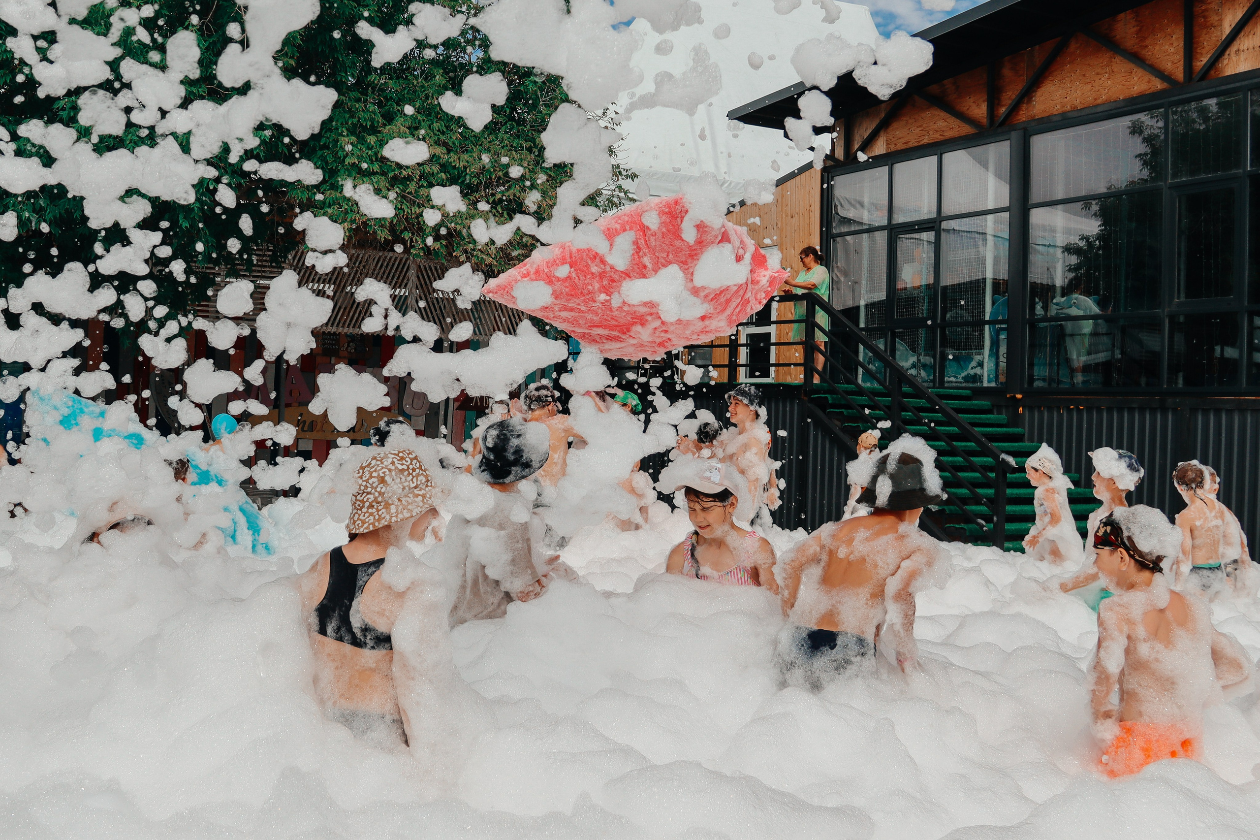02.07.2026/11:00/Пенная дискотека/Малибу. Семейный и детский фотограф в Славгороде Анастасия Винс