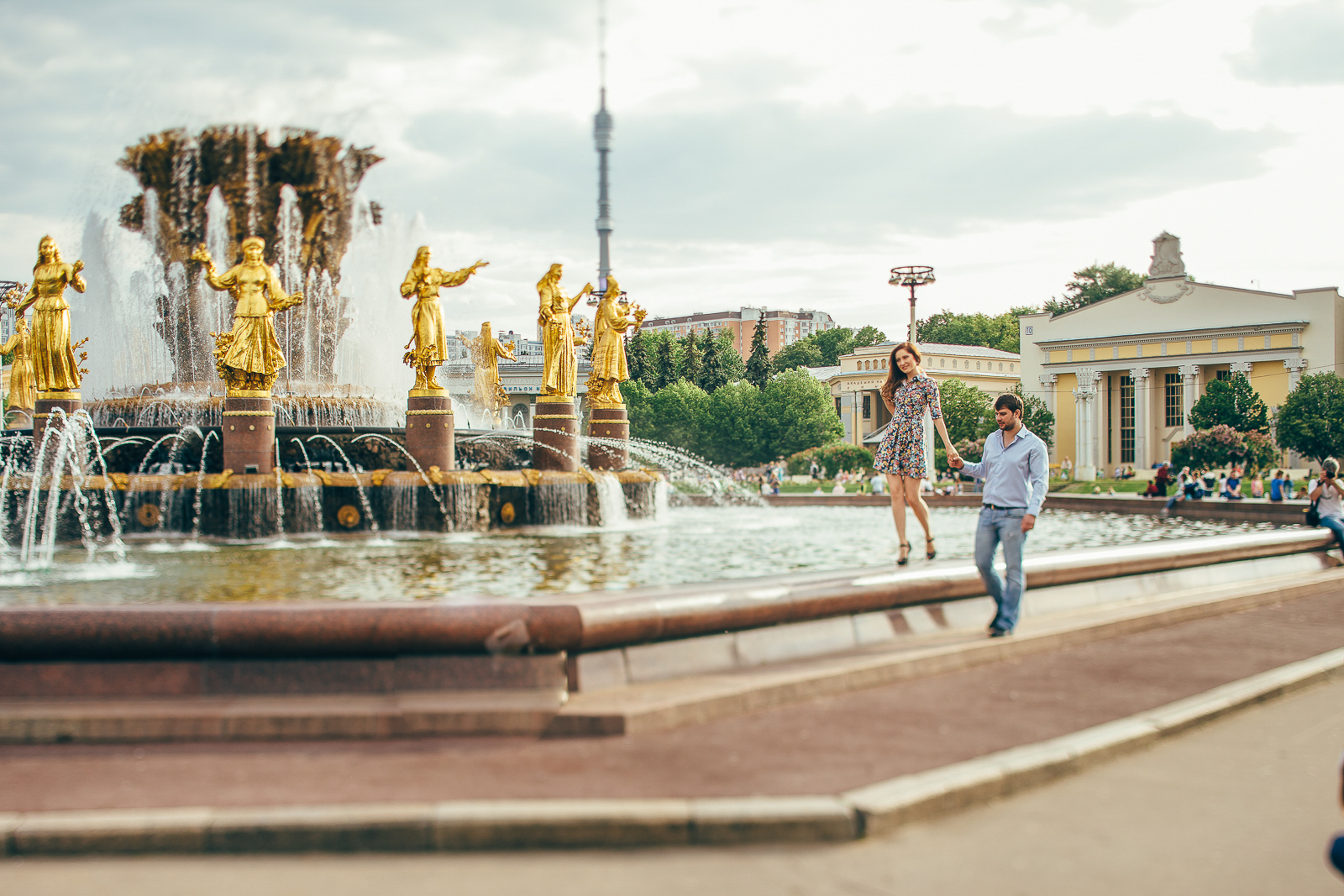 Семейная фотопрогулка. Ведущий на праздник в Москве / Денис Аганин