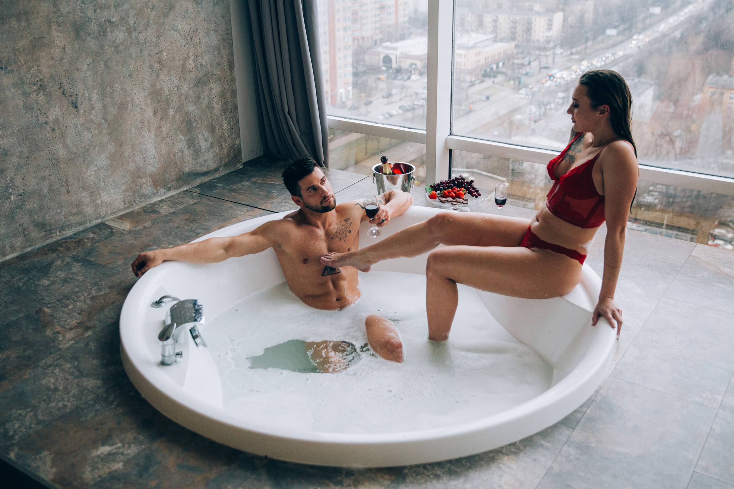 Эротическая фотосъёмка. Ведущий на праздник в Москве / Денис Аганин