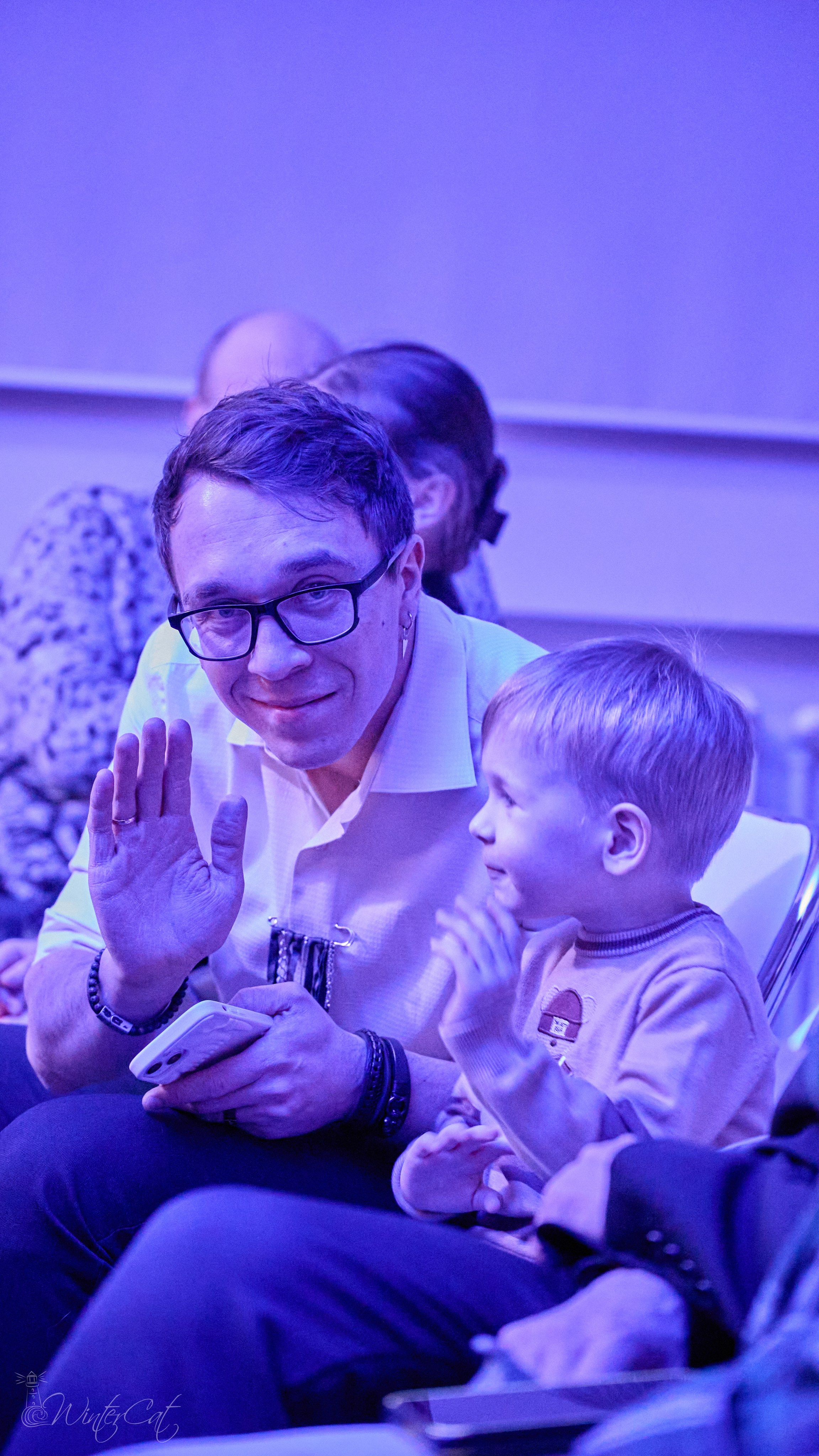 Открытый микрофон. Портретный и репортажный фотограф в Магадане Андрей Нефедов WinterCatPhoto