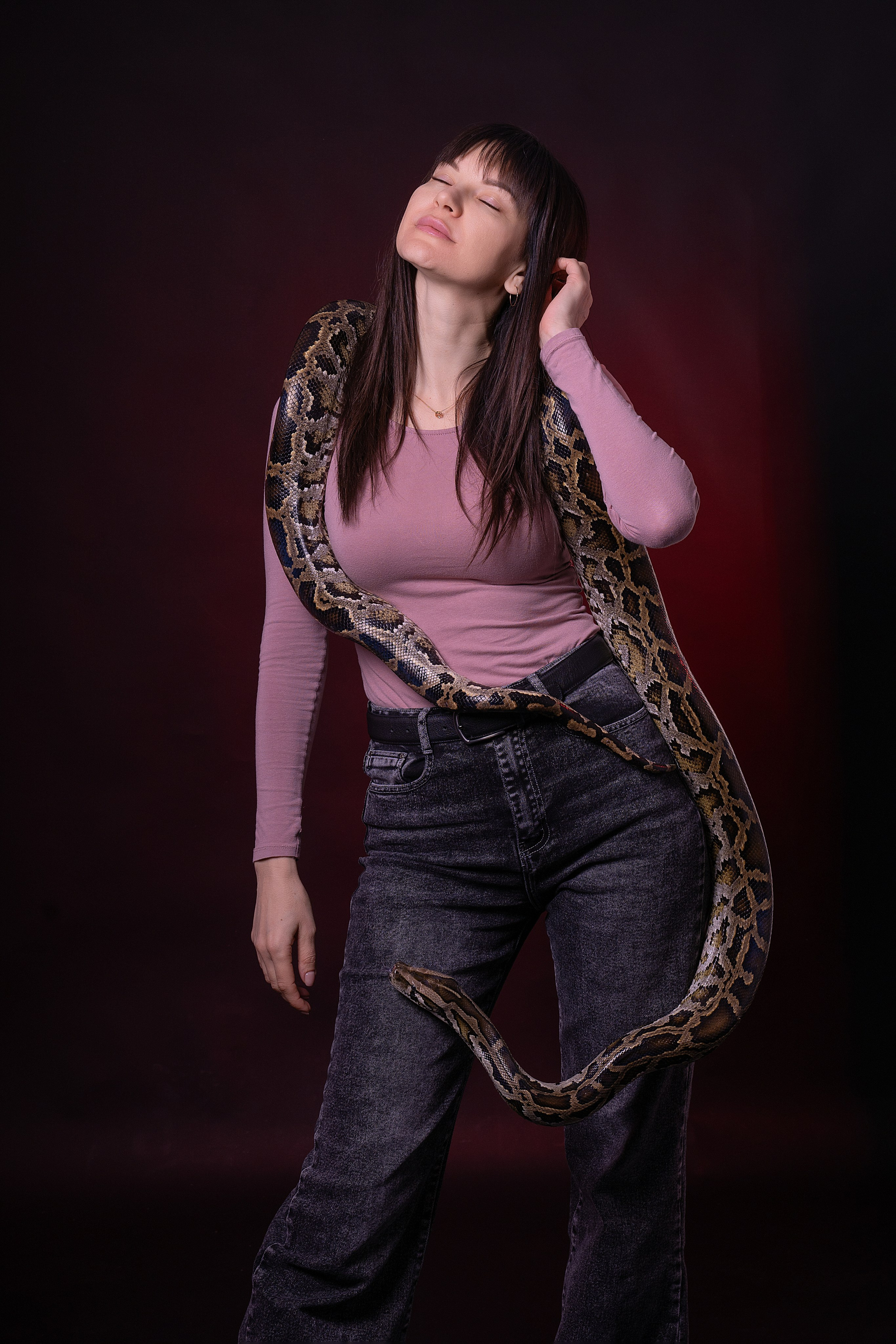 Сьемка с живым питоном. Главная