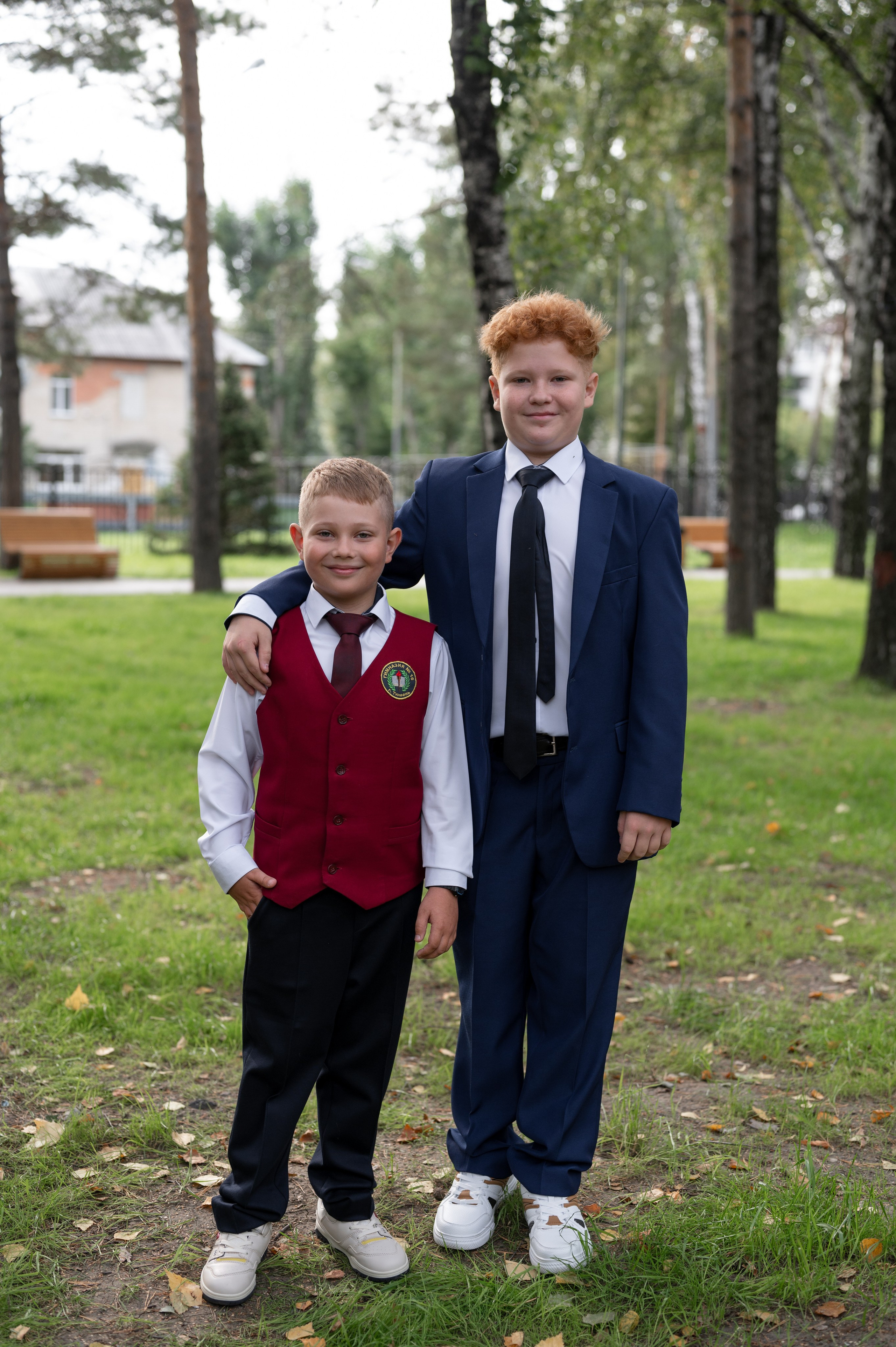 1 сентября 16 гимназия 2 класс (линейка + в классе+ на улице). Фотограф новорожденных, семейный детский в Тюмени Татьяна Морозова