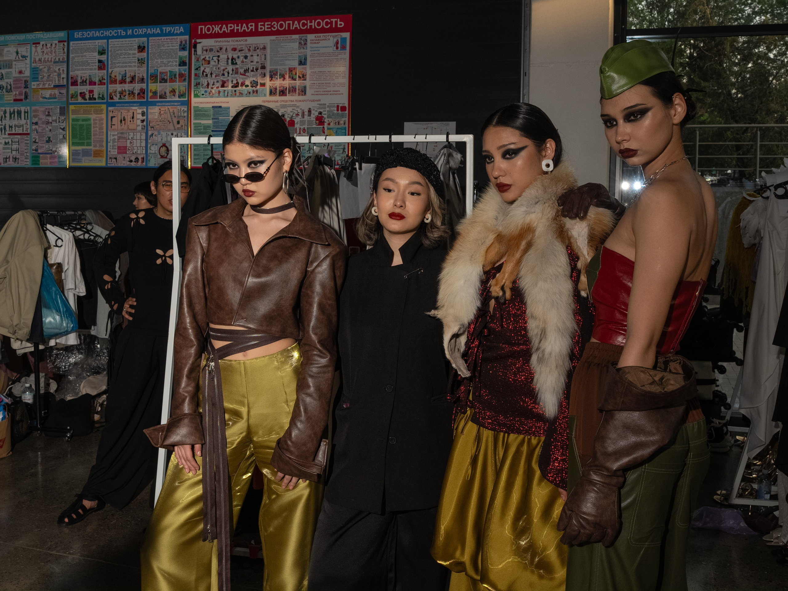 Visa Fashion week Almaty Backstage Day 3. Сайт Алматинского НЮ АРТ, будуар и фэшн фотографа Дениса Карпенко