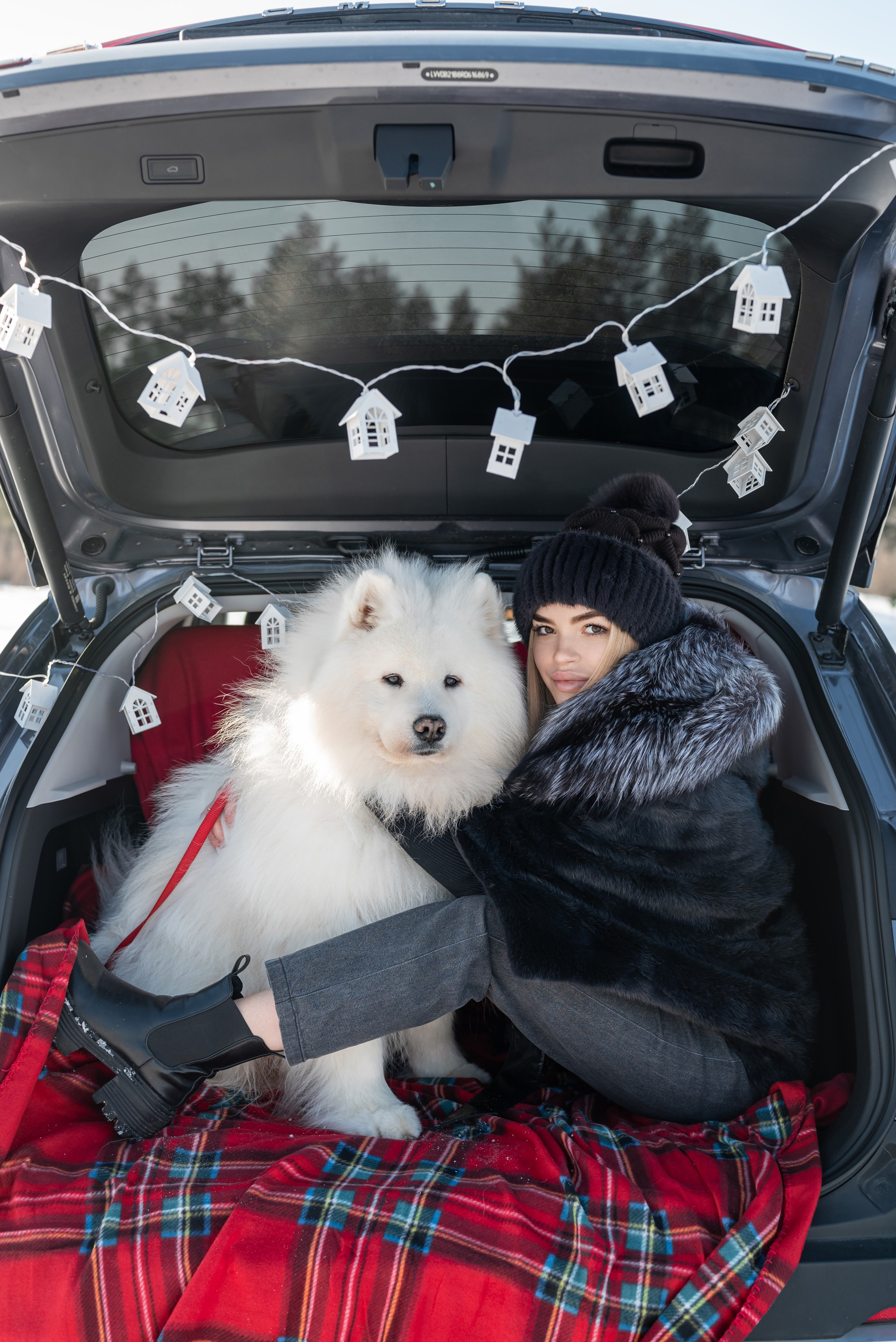 Фотопроект с Платоном и машиной на улице. Фотограф в городе Салават