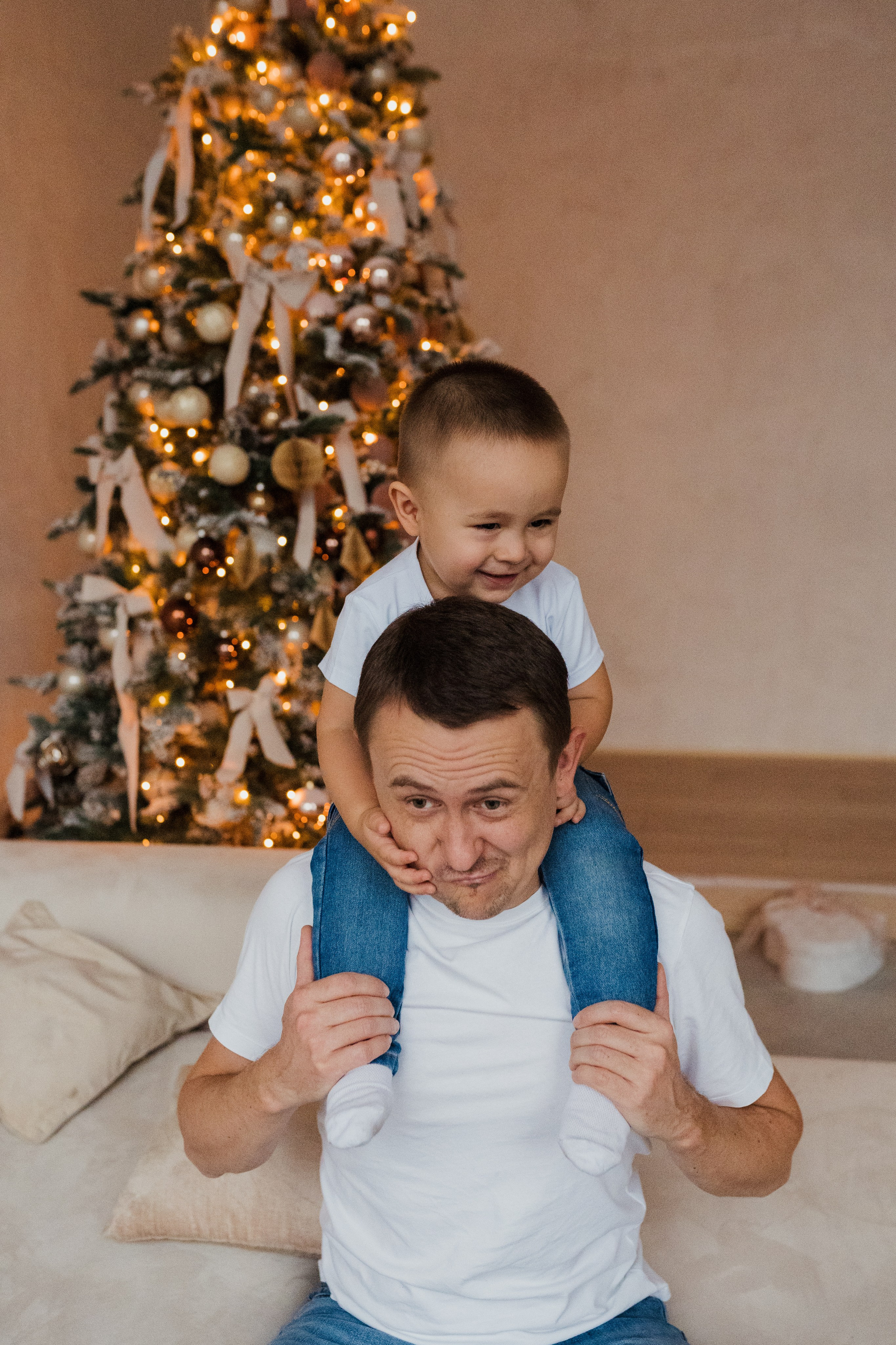 Семейная фотосессия в студии в Москве, семейный фотограф Анна Полушина. Свадебный фотограф в Москве Анна Полушина