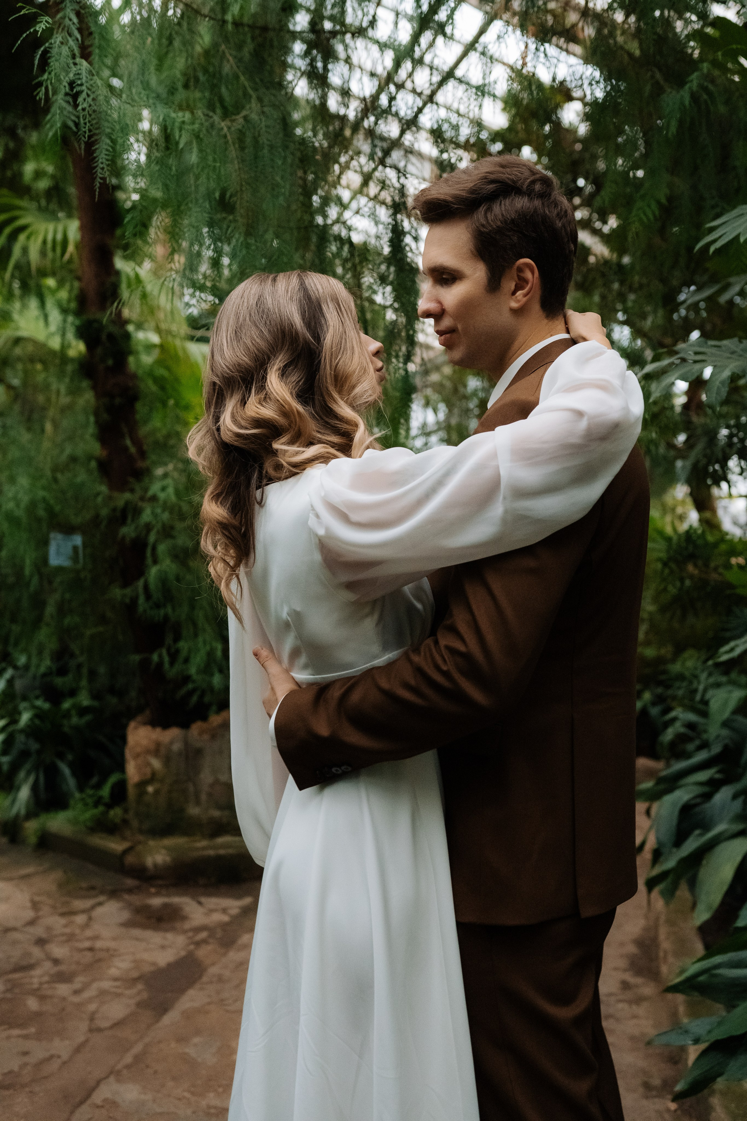 Свадебная фотосессия в оранжерее, Москва. Свадебный фотограф в Москве Анна Полушина