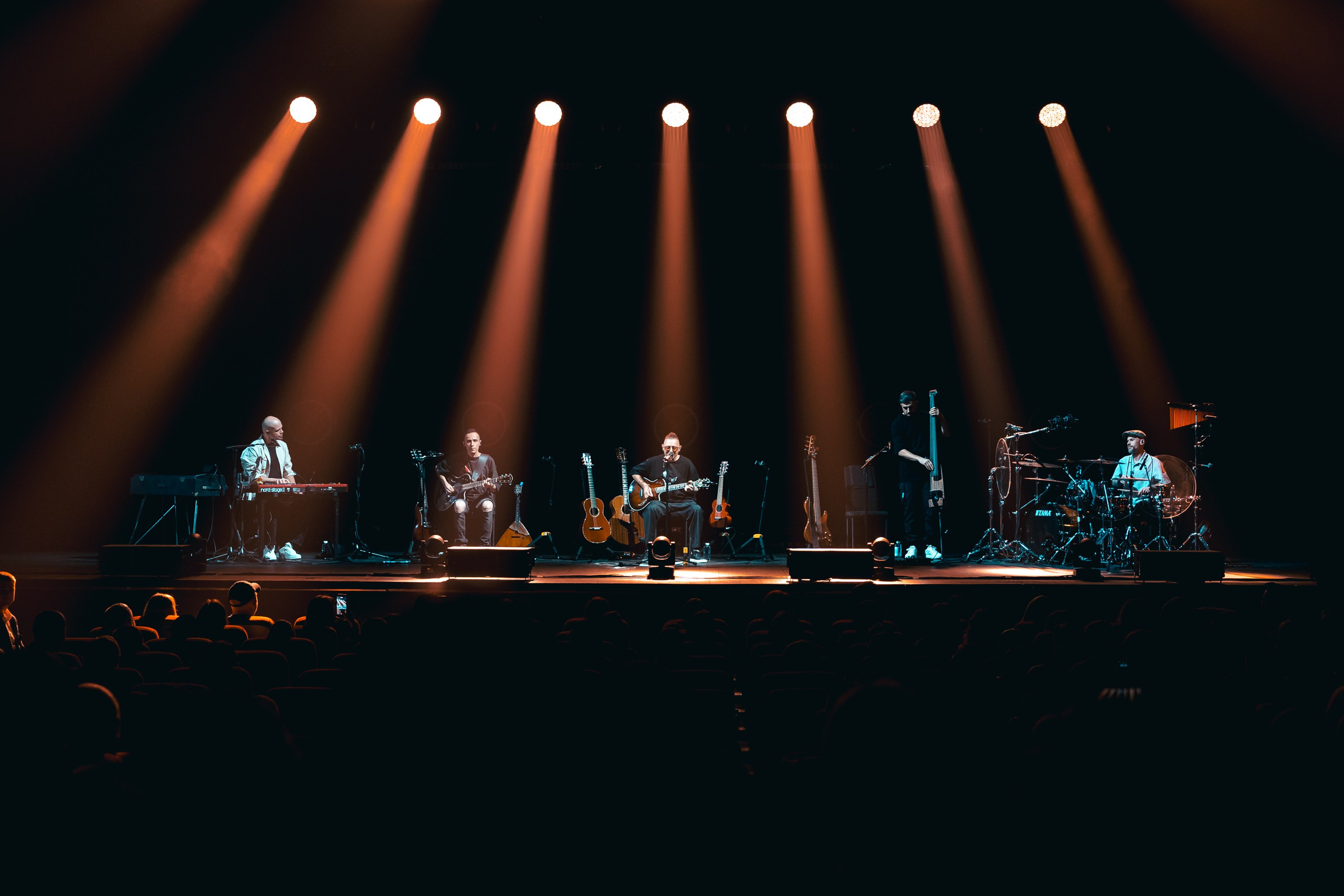 Звери. Магия музыки в кадре: Концертная Фотография