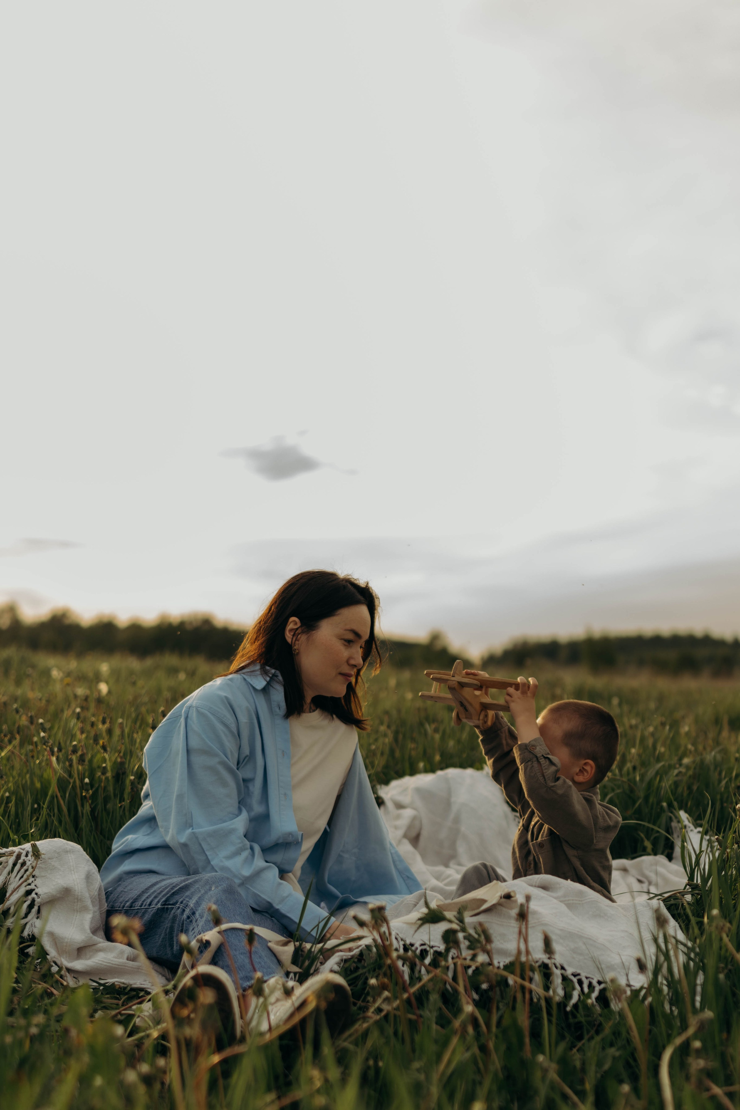 Семейная фотосессия на закате. Семейный и портретный фотограф во Владимире и Суздале