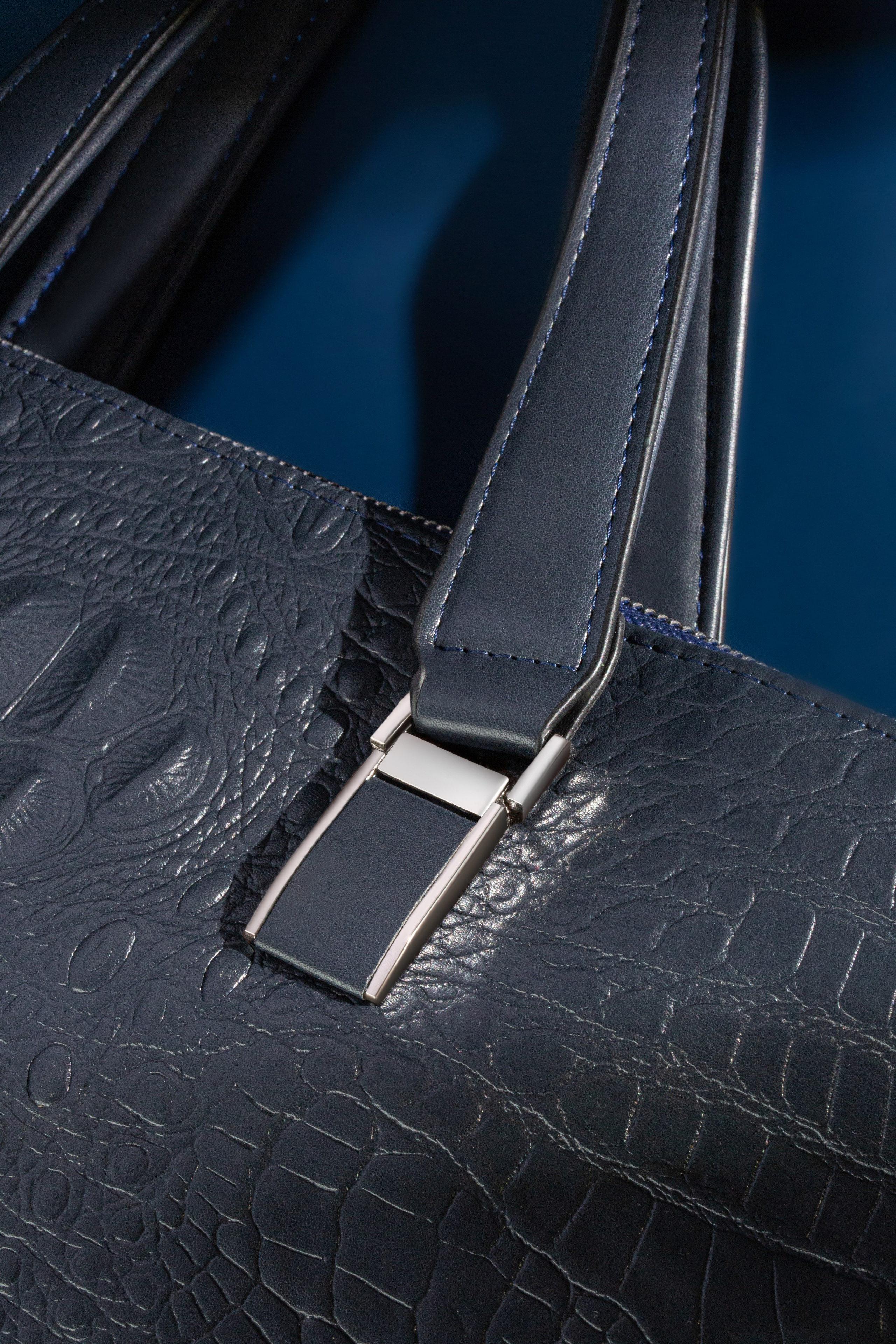 Ретушь фотографий сумок и рюкзаков | Студия SVITHART