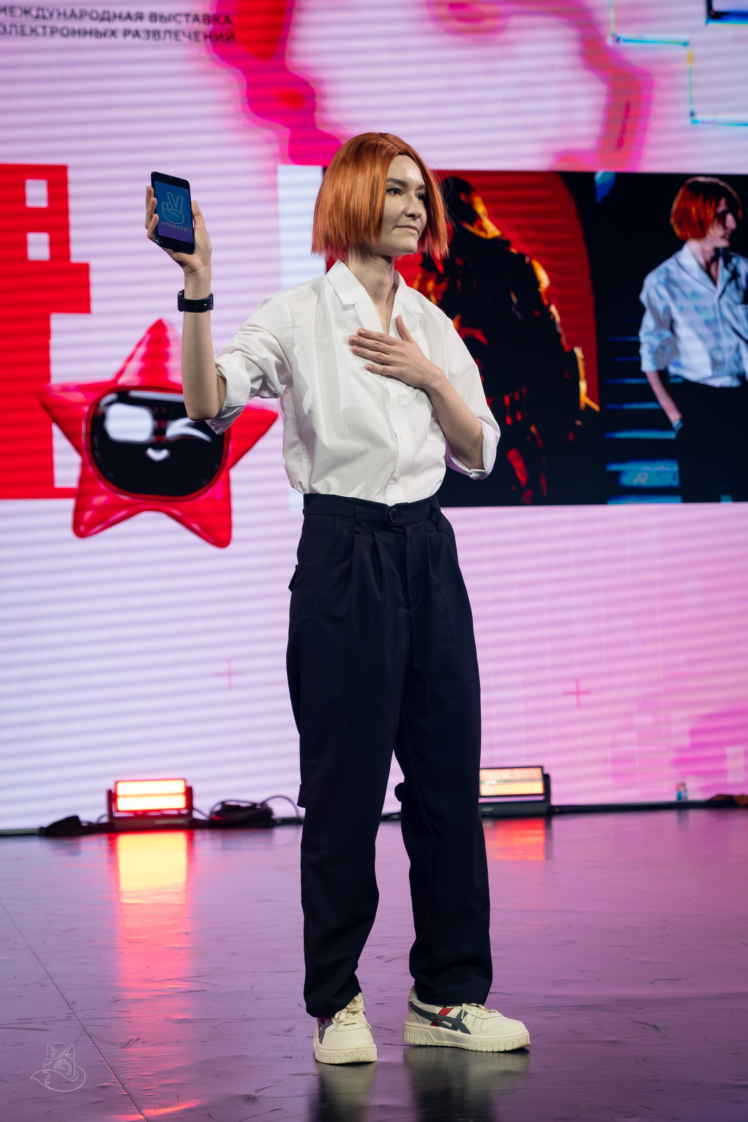 Сцена РЭД ЭКСПО 2024. Косплей фотограф