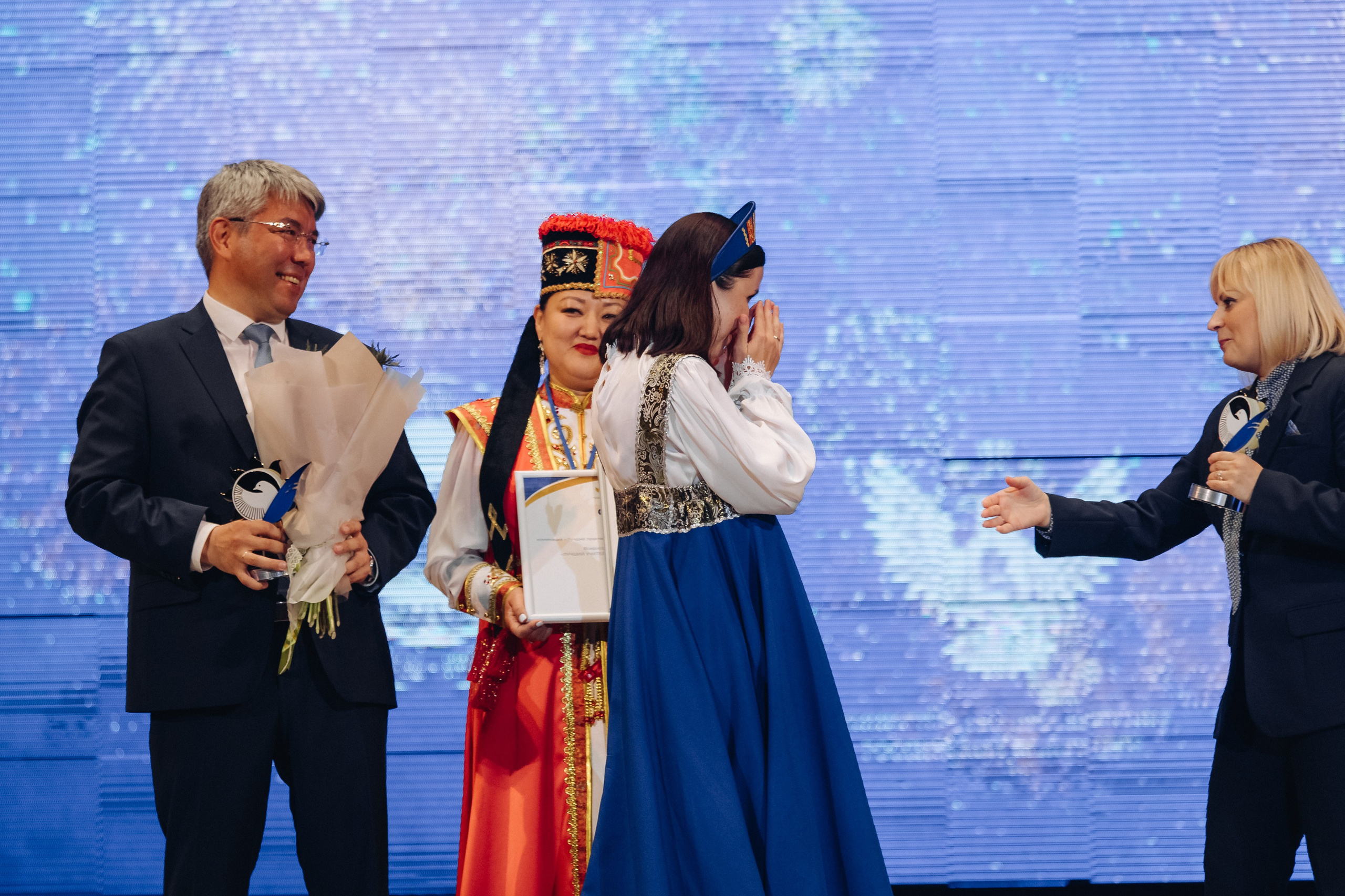 Лучший учитель родного языка и литературы 2025. Свадебный и семейный фотограф в Улан-Удэ