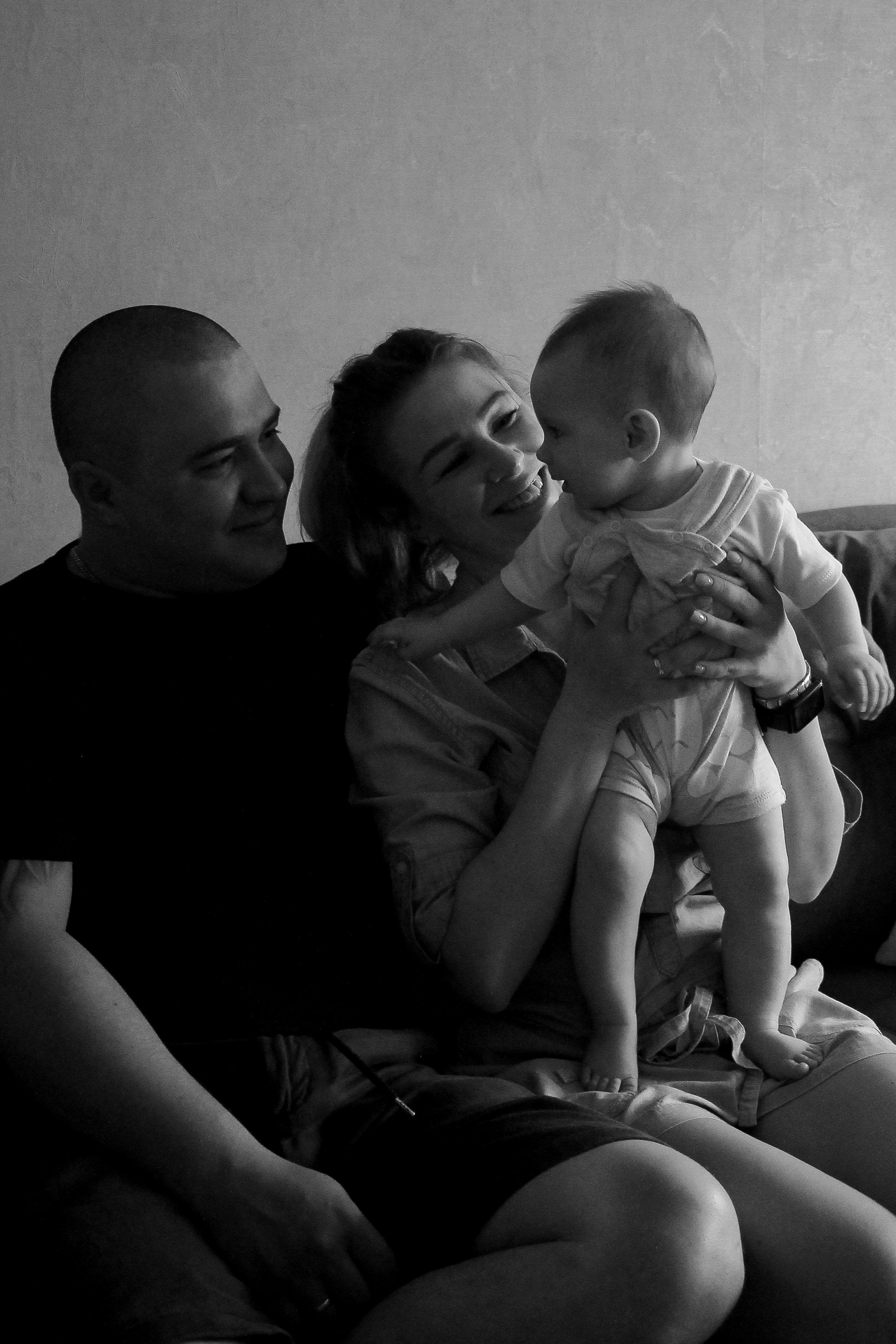 Евгения, Леонид и малышка Вероника. Семейный и детский фотограф в Якутске Людмила Кутовая