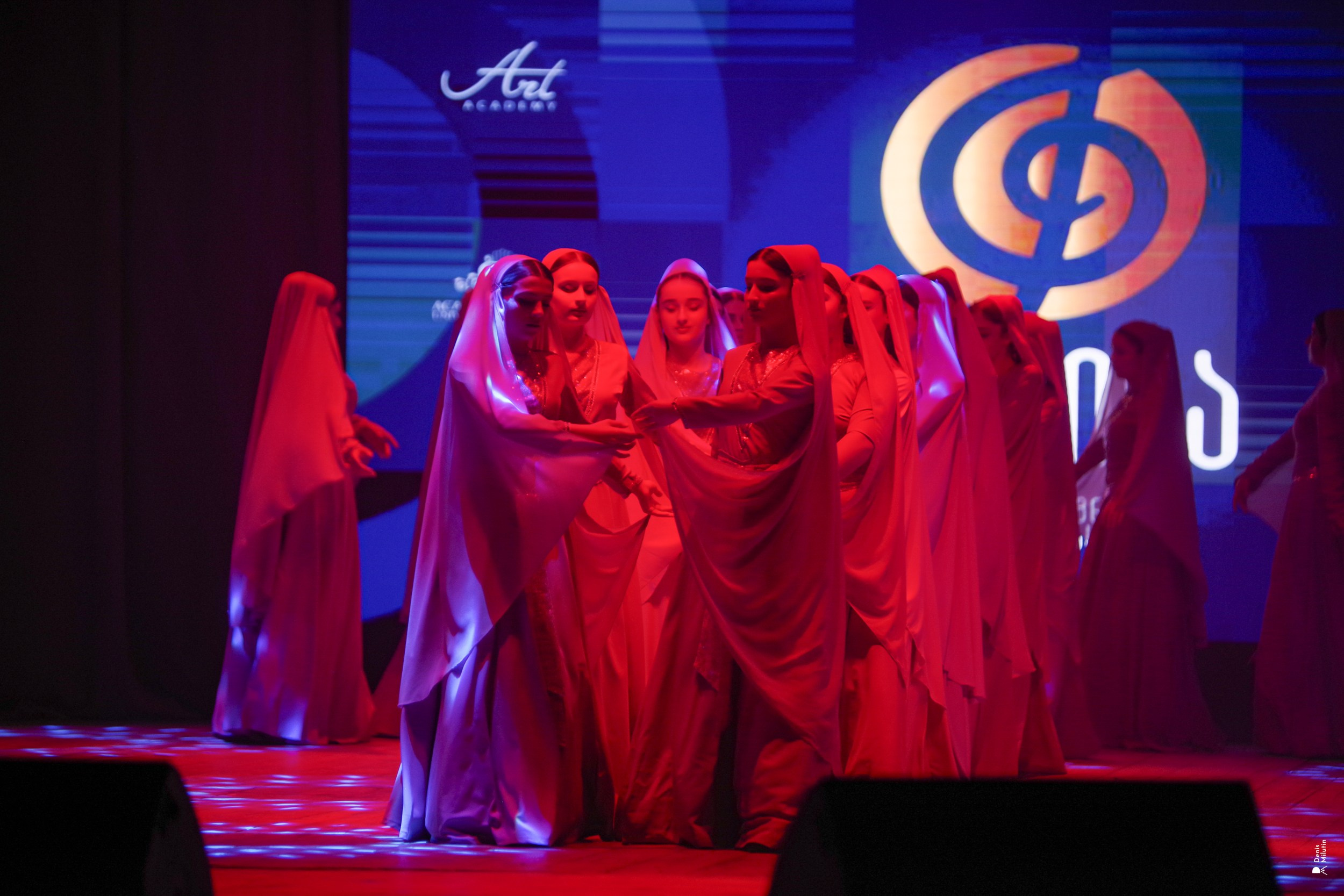 Танцы в Хоби. Портретный фотограф Денис Милютин