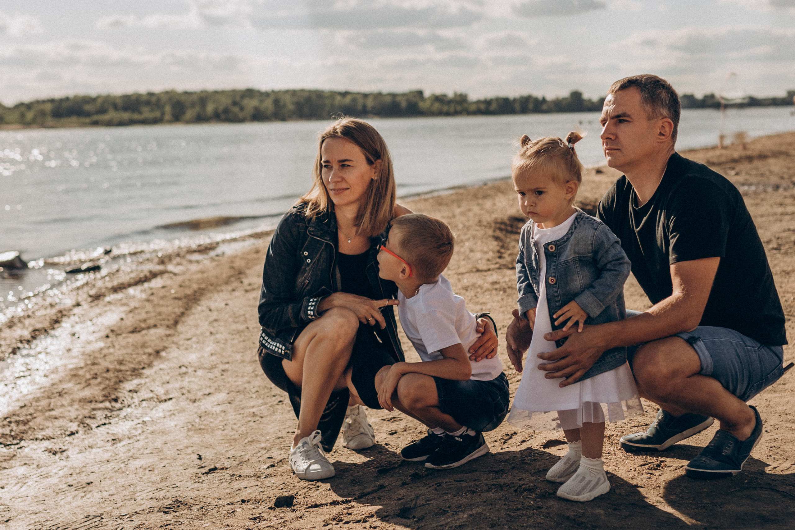 Лена, Алексей, Никита и Полина. Семейный фотограф lifestyle в Новосибирске Елена Шпилевая