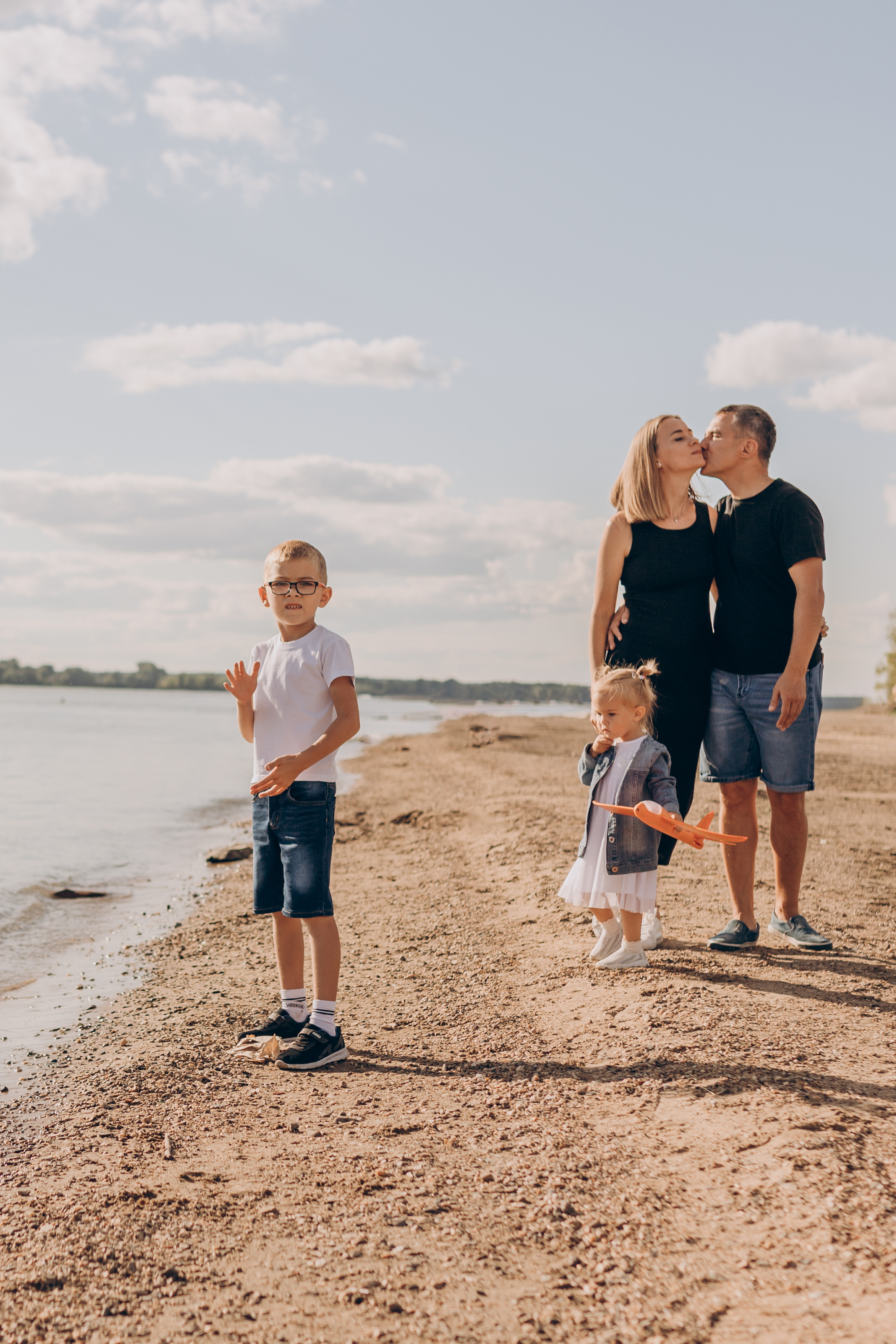 Лена, Алексей, Никита и Полина. Семейный фотограф lifestyle в Новосибирске Елена Шпилевая