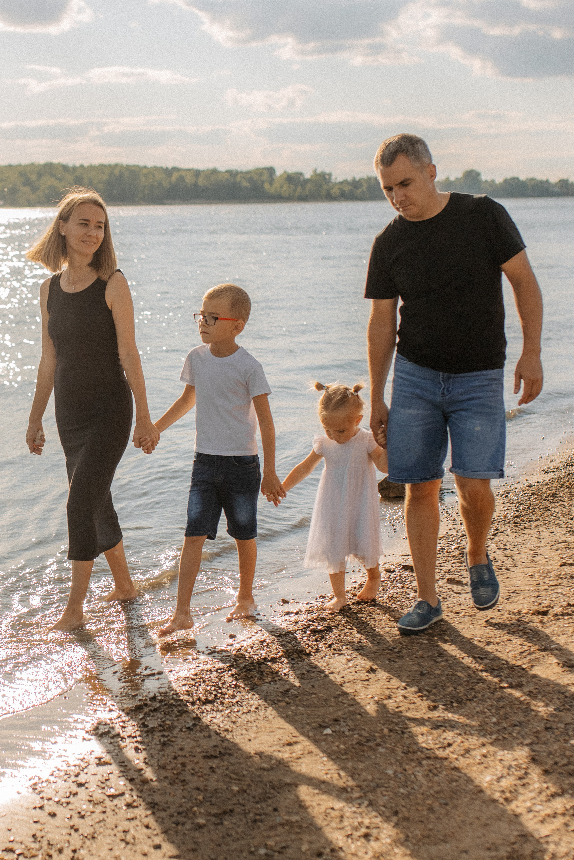 Лена, Алексей, Никита и Полина. Семейный фотограф lifestyle в Новосибирске Елена Шпилевая