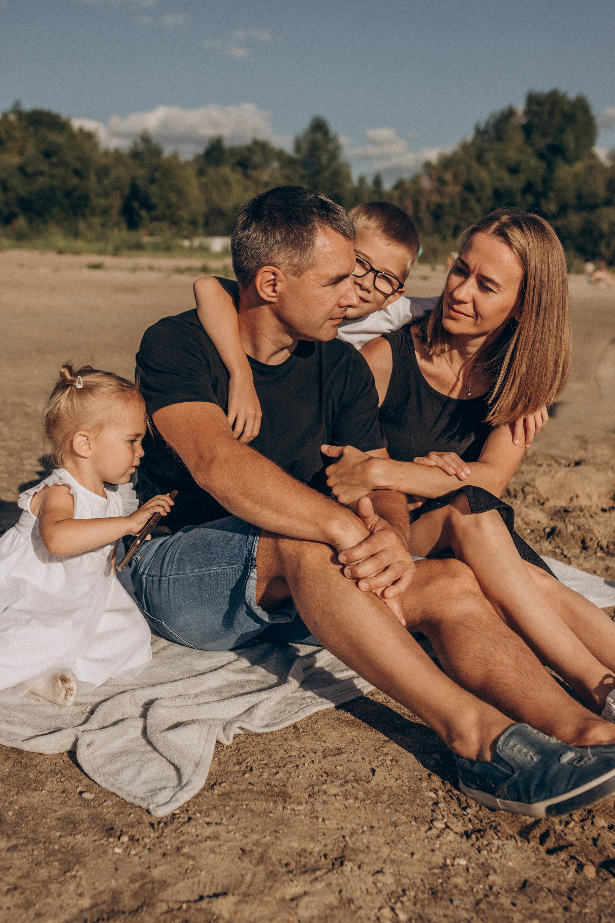 Лена, Алексей, Никита и Полина. Семейный фотограф lifestyle в Новосибирске Елена Шпилевая