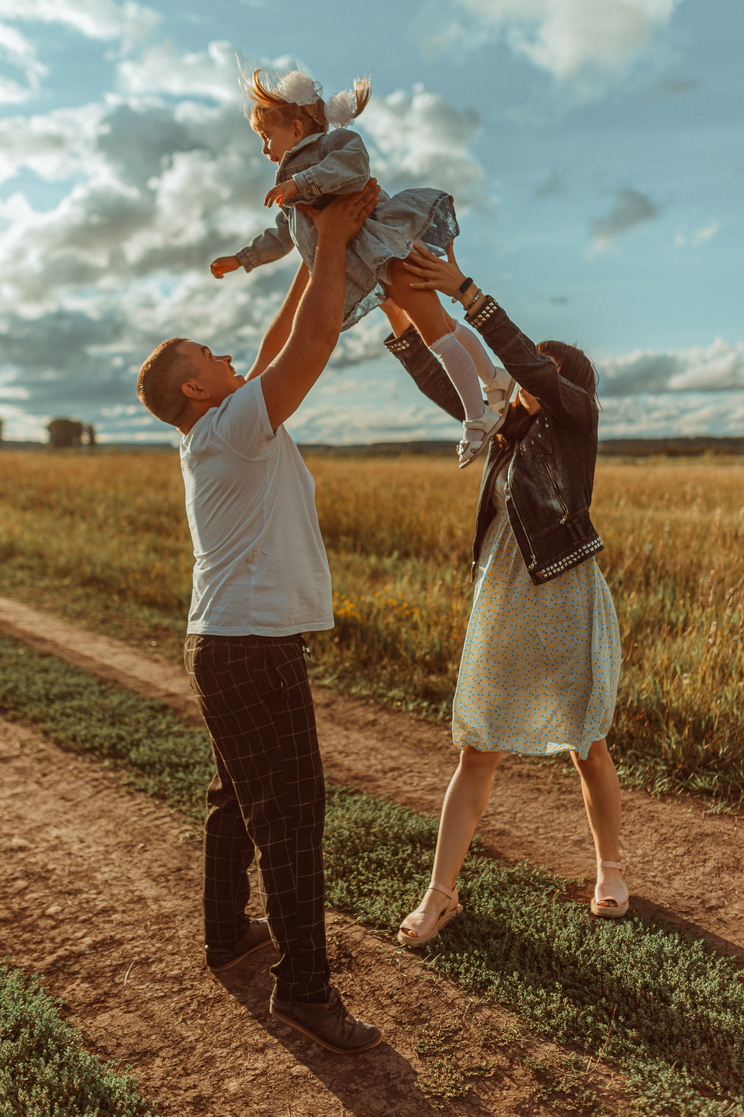 Ксения, Вячеслав и Кира. Семейный фотограф lifestyle в Новосибирске Елена Шпилевая