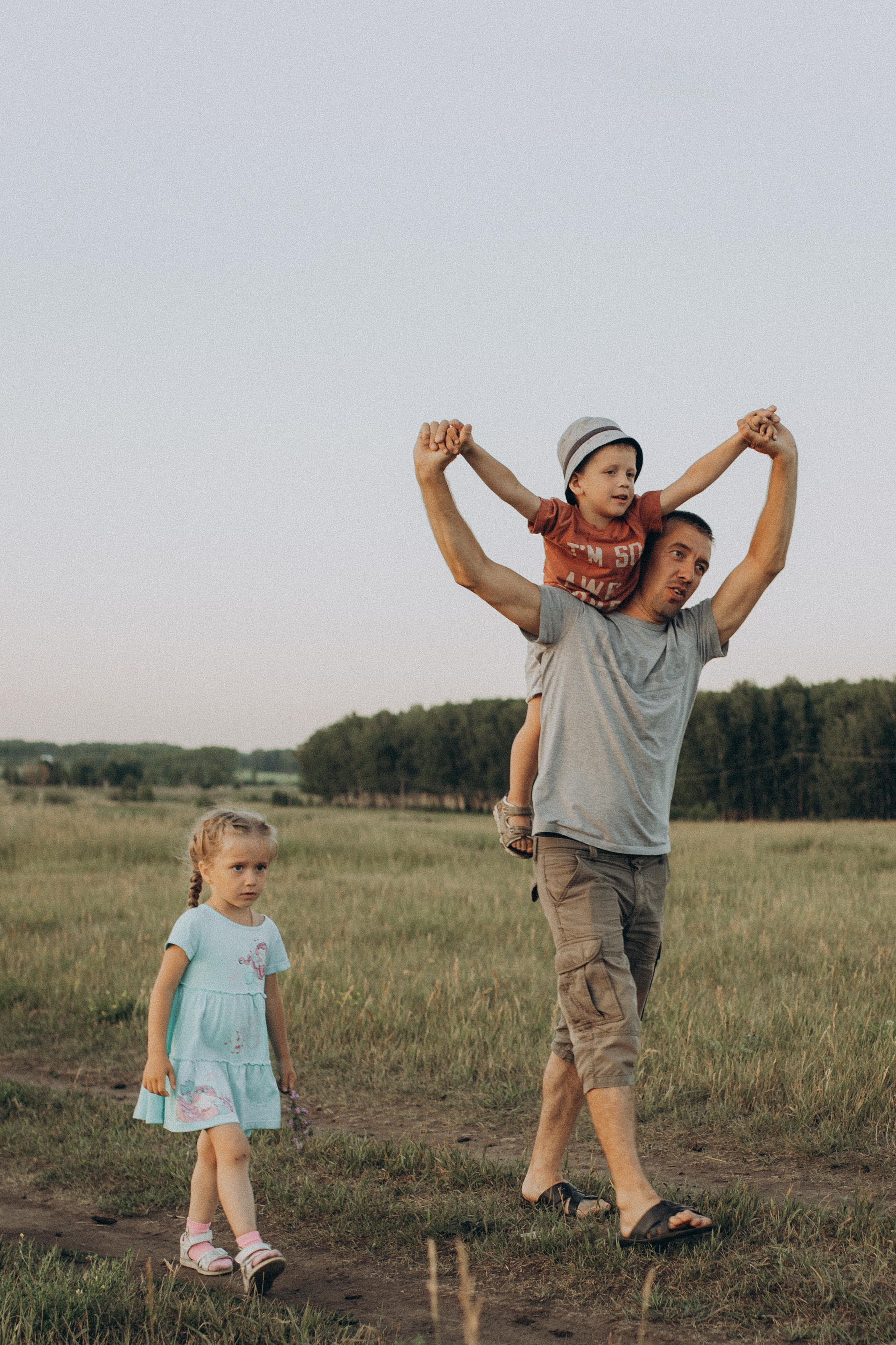Иван, Вера, Вика, Саша и Миша. Семейный фотограф lifestyle в Новосибирске Елена Шпилевая