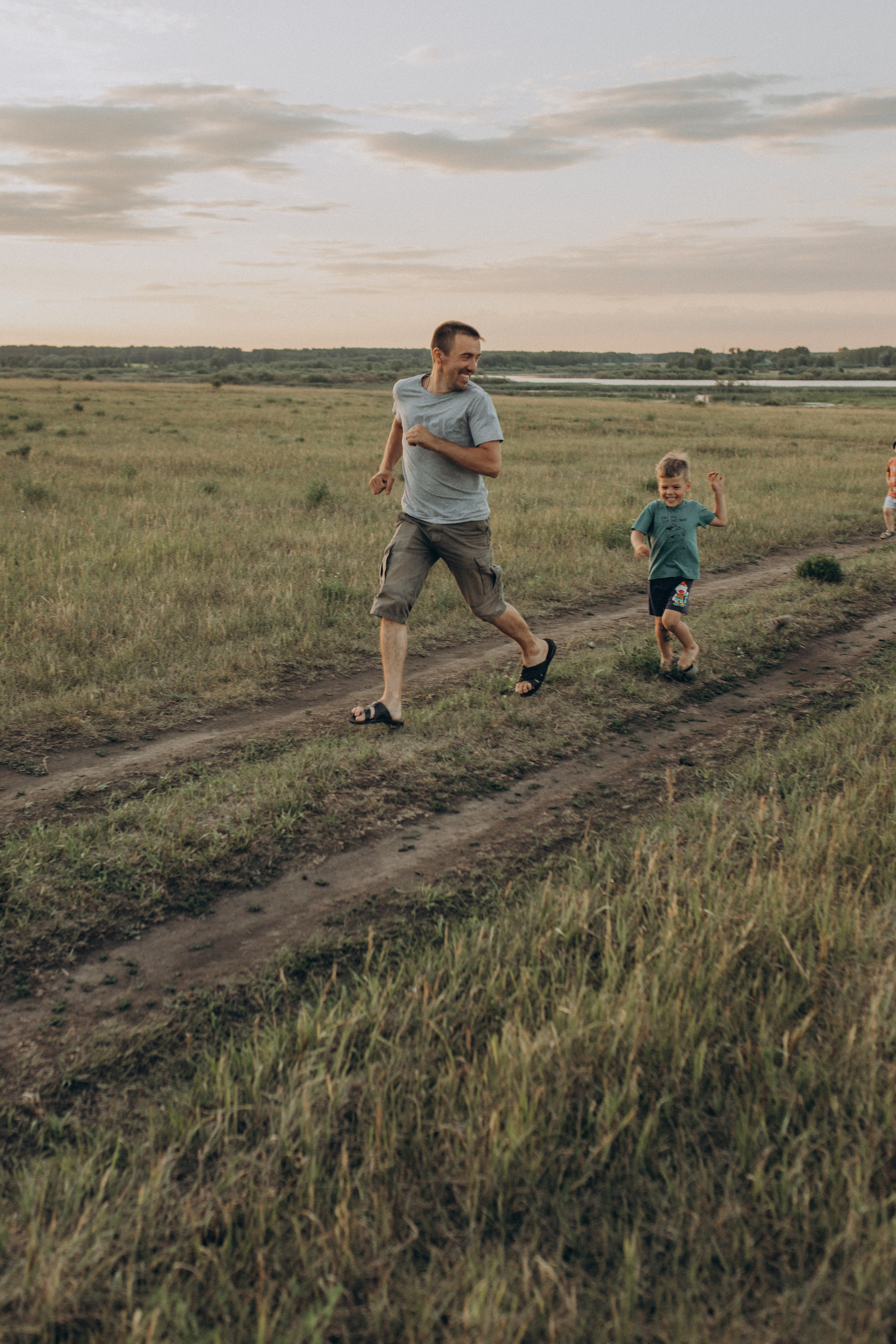 Иван, Вера, Вика, Саша и Миша. Семейный фотограф lifestyle в Новосибирске Елена Шпилевая