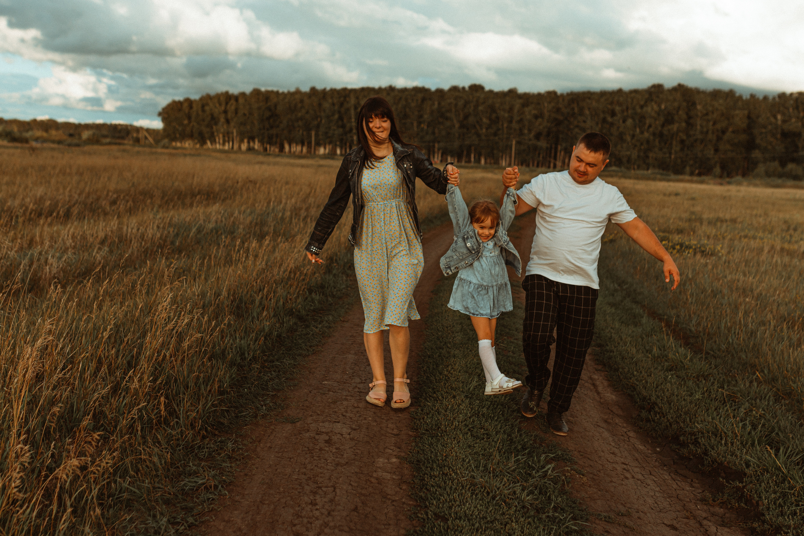 Ксения, Вячеслав и Кира. Семейный фотограф lifestyle в Новосибирске Елена Шпилевая