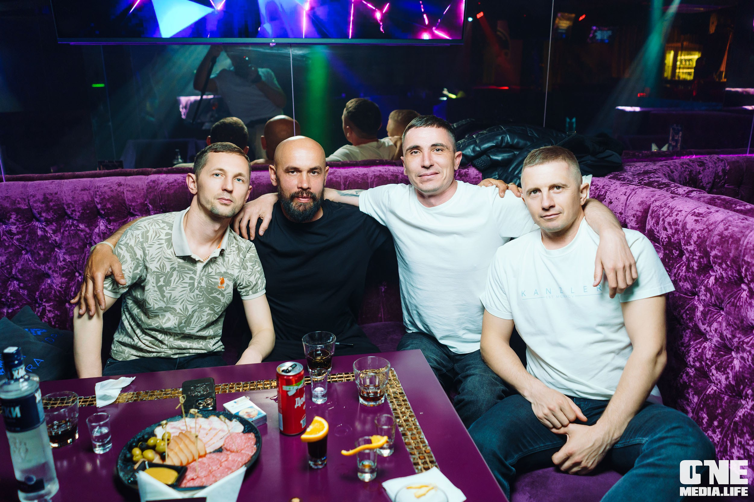 Фоторепортаж из караоке-клуба Эйфория. One Media Life: фоторепортажи, фотоотчеты с мероприятий и заведений